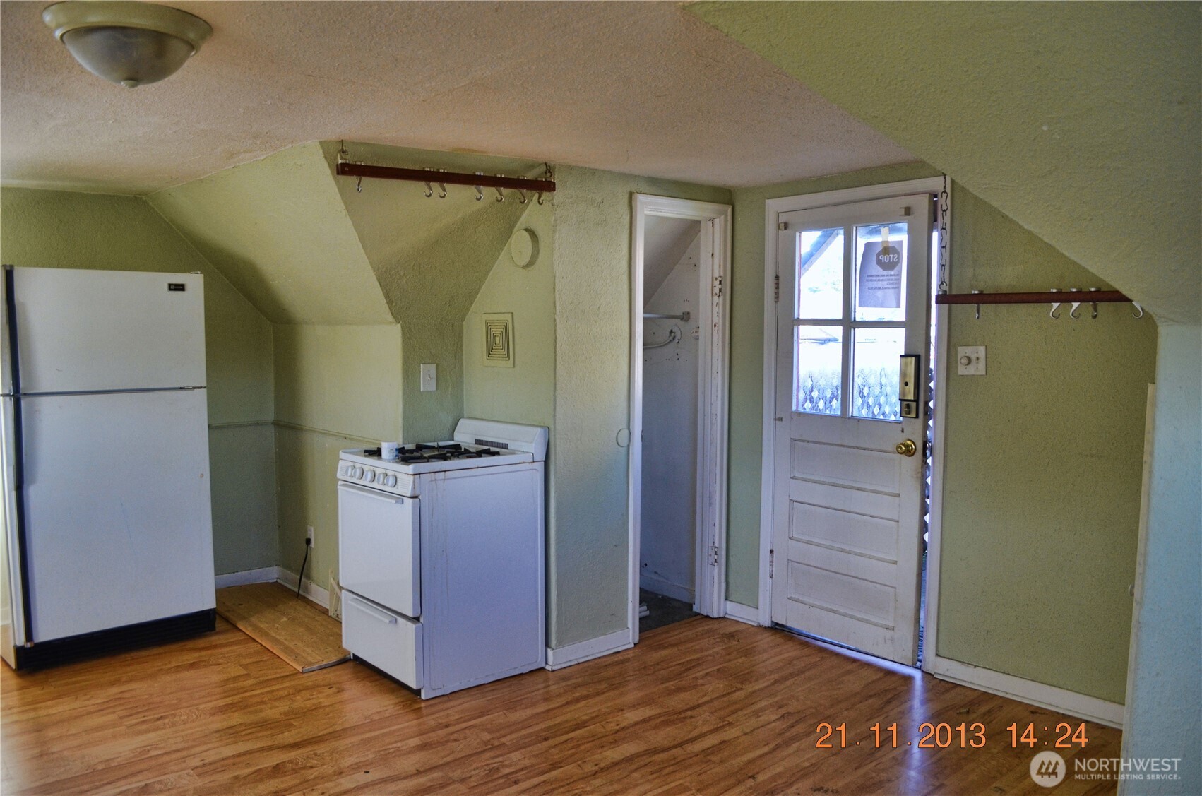 306 2nd St Property Photo 27