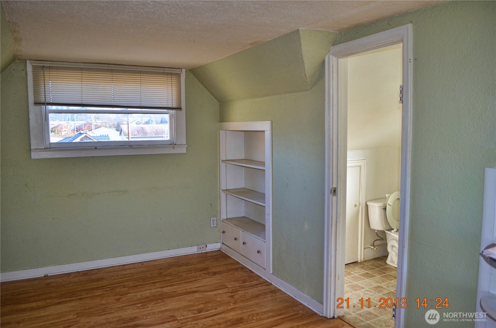 306 2nd St Property Photo 28