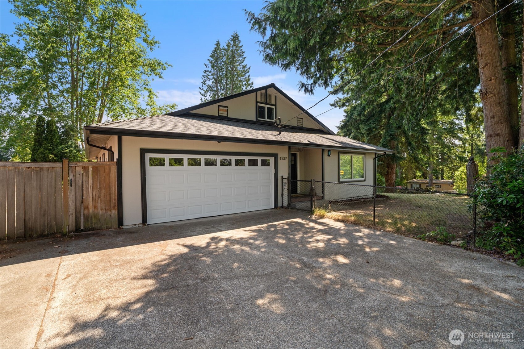 1737 Nw Chena Road Property Photo 1