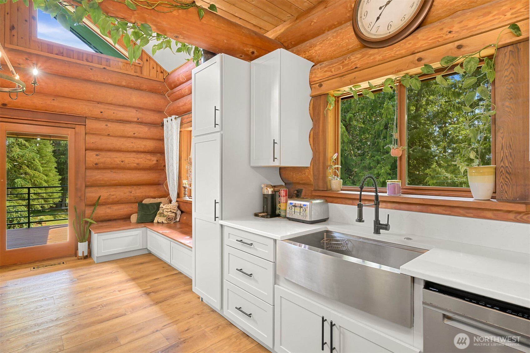 2046 E Smith Road Property Photo 16