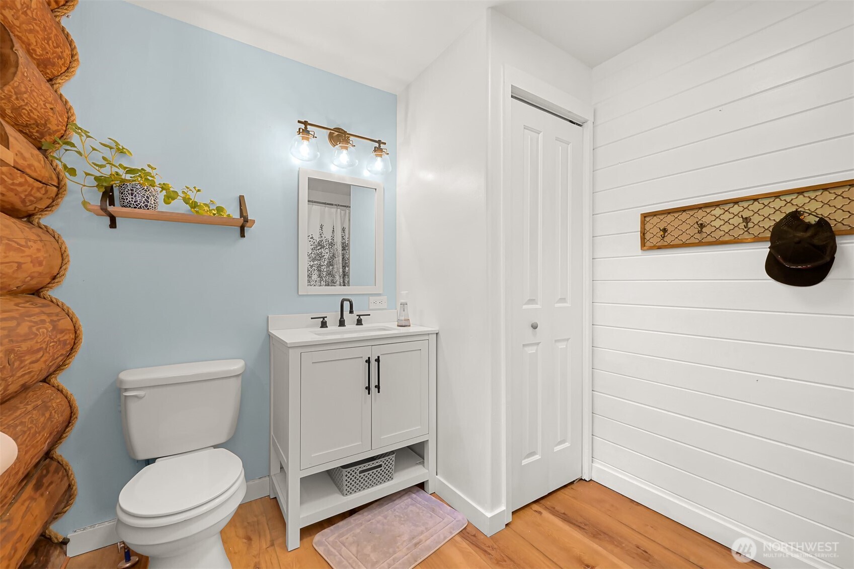 2046 E Smith Road Property Photo 24