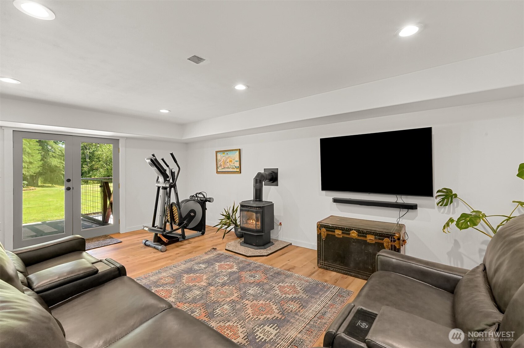 2046 E Smith Road Property Photo 26