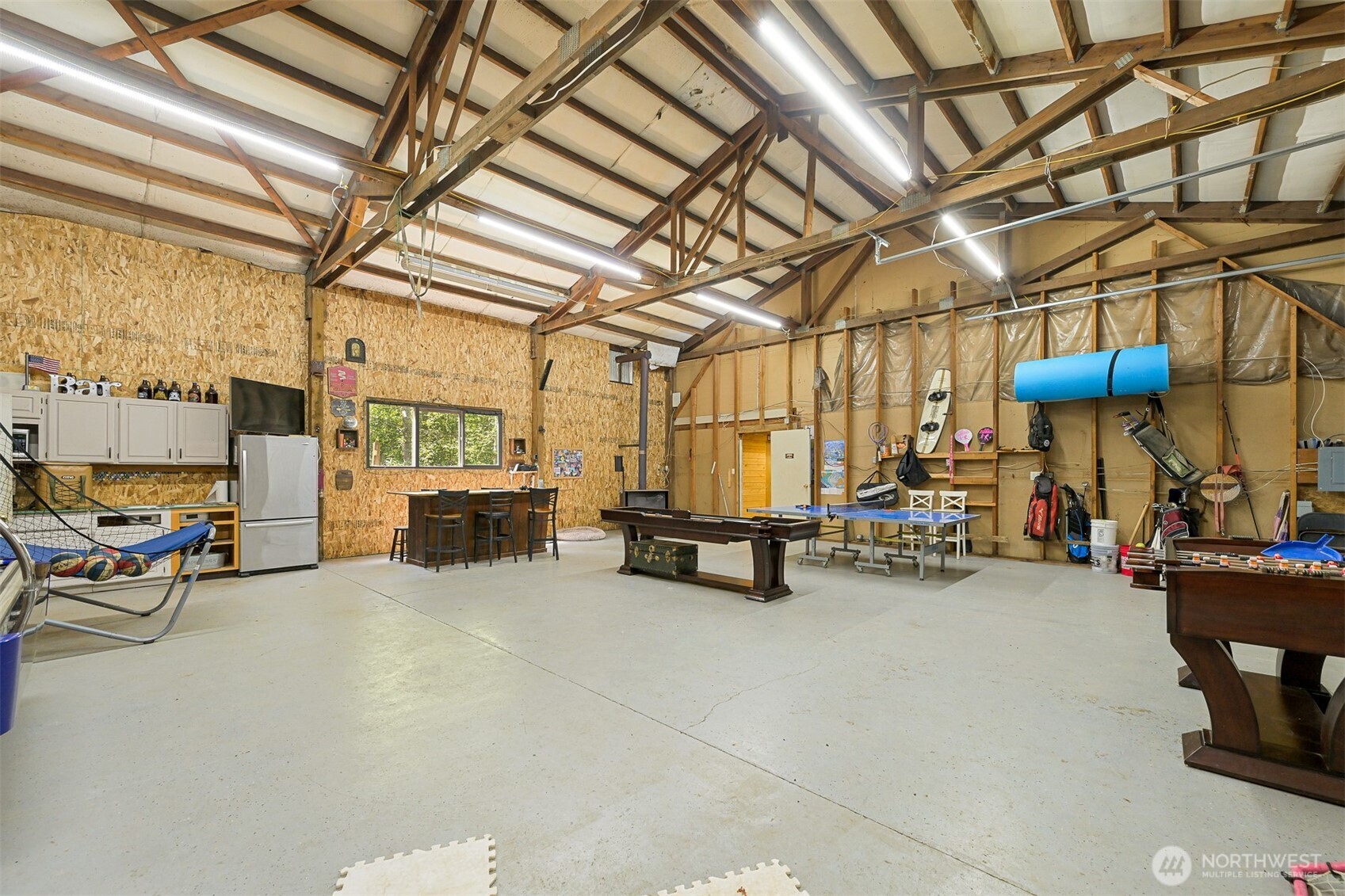 2046 E Smith Road Property Photo 32