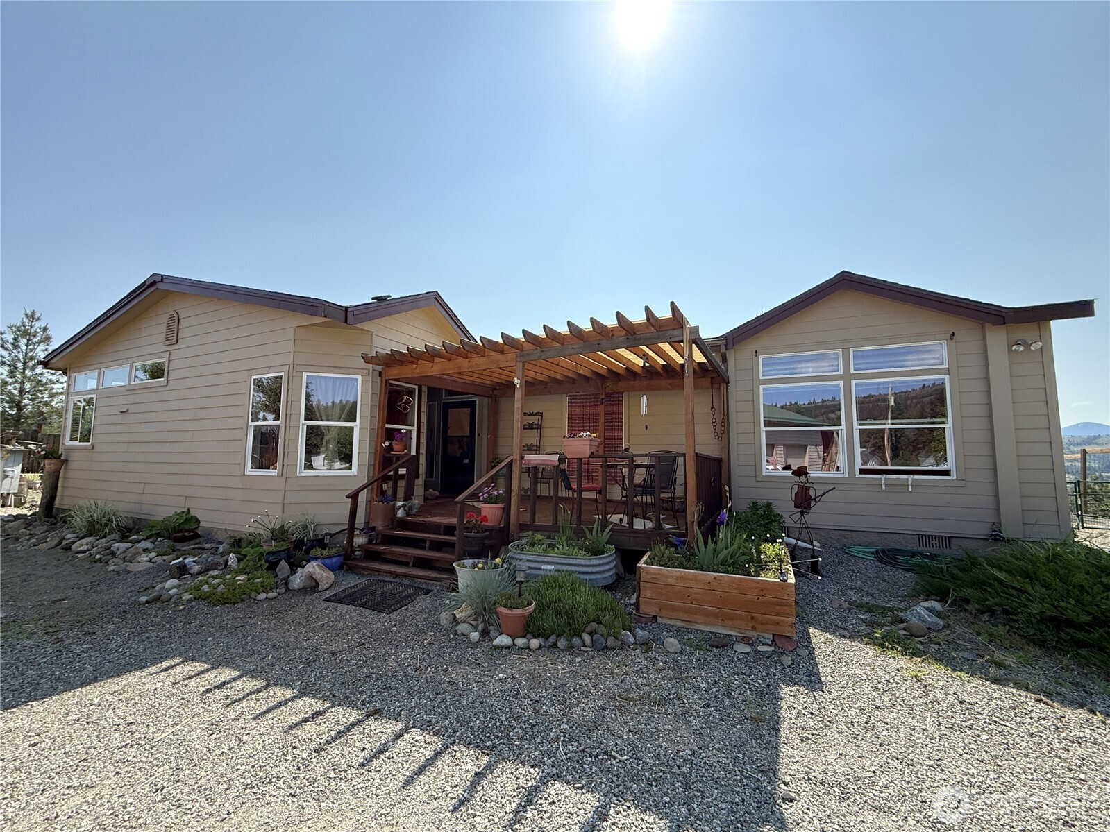 2 Meadow Lark Lane Property Photo 1