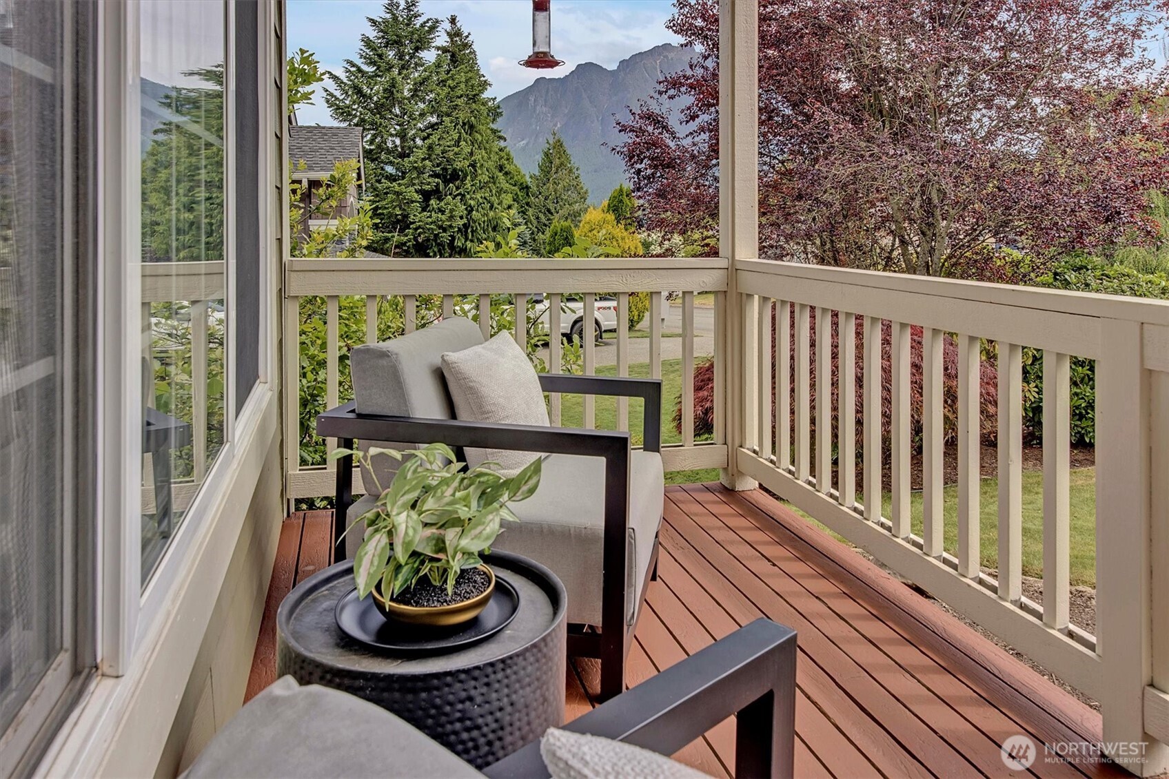 1125 Hemlock Avenue Property Photo 4