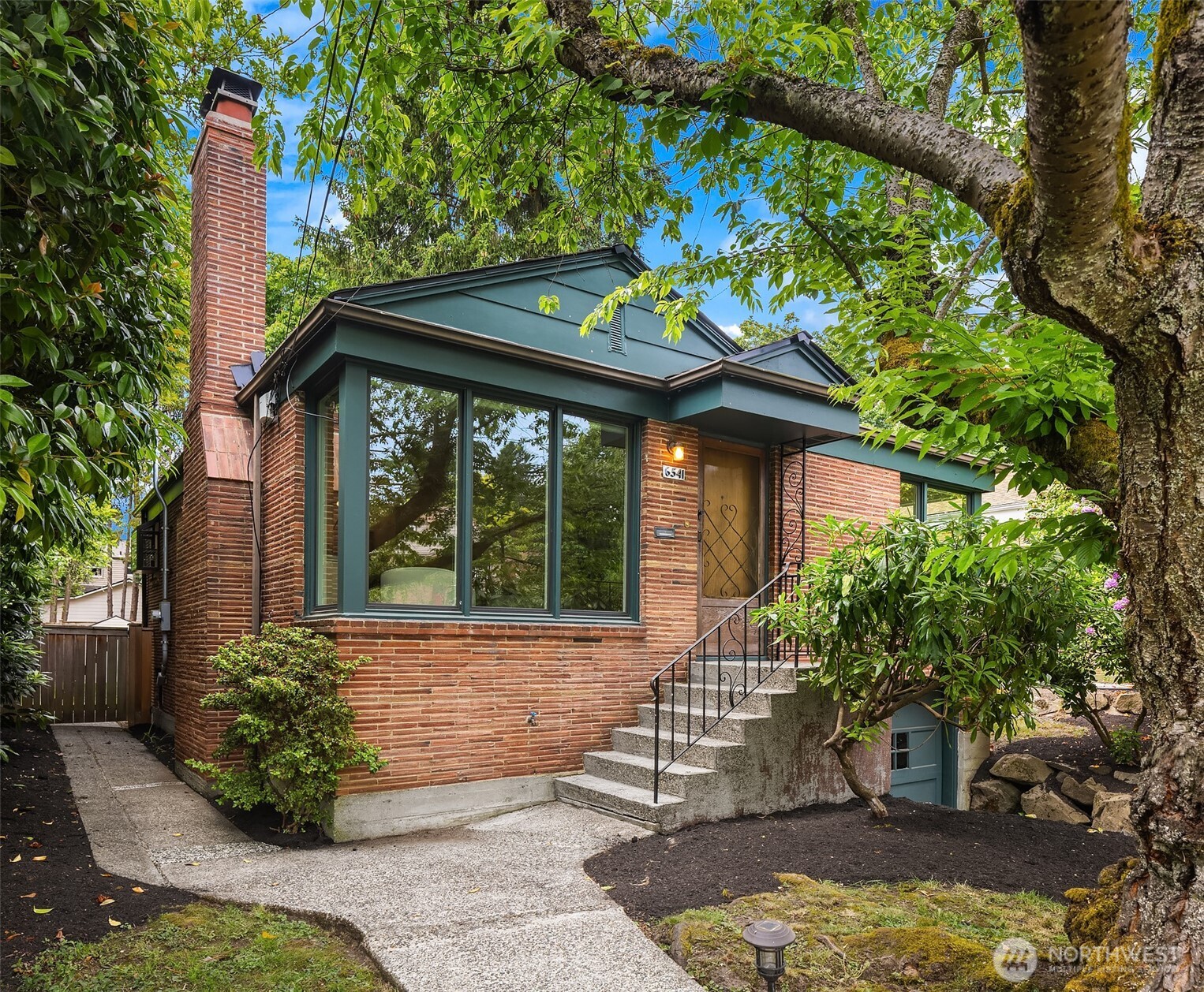 6541 45th Avenue Property Photo 1