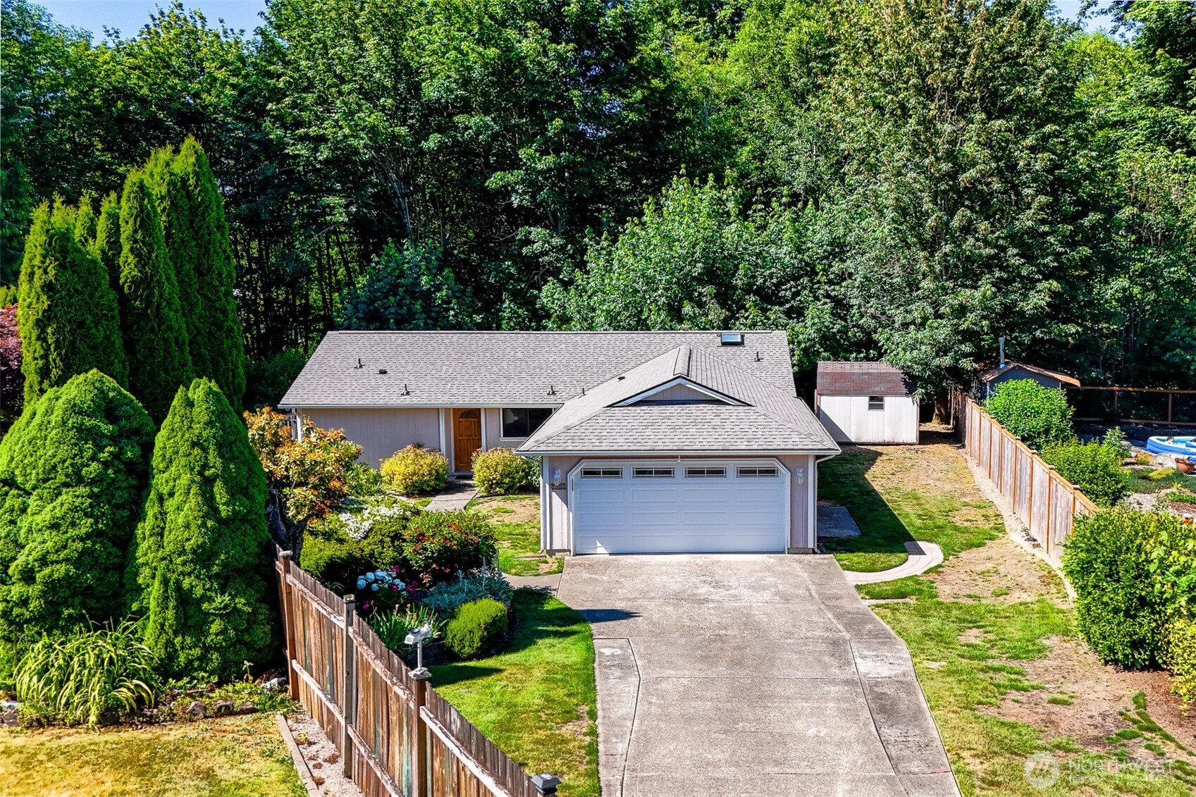 2711 Castlewood Court Property Photo 1