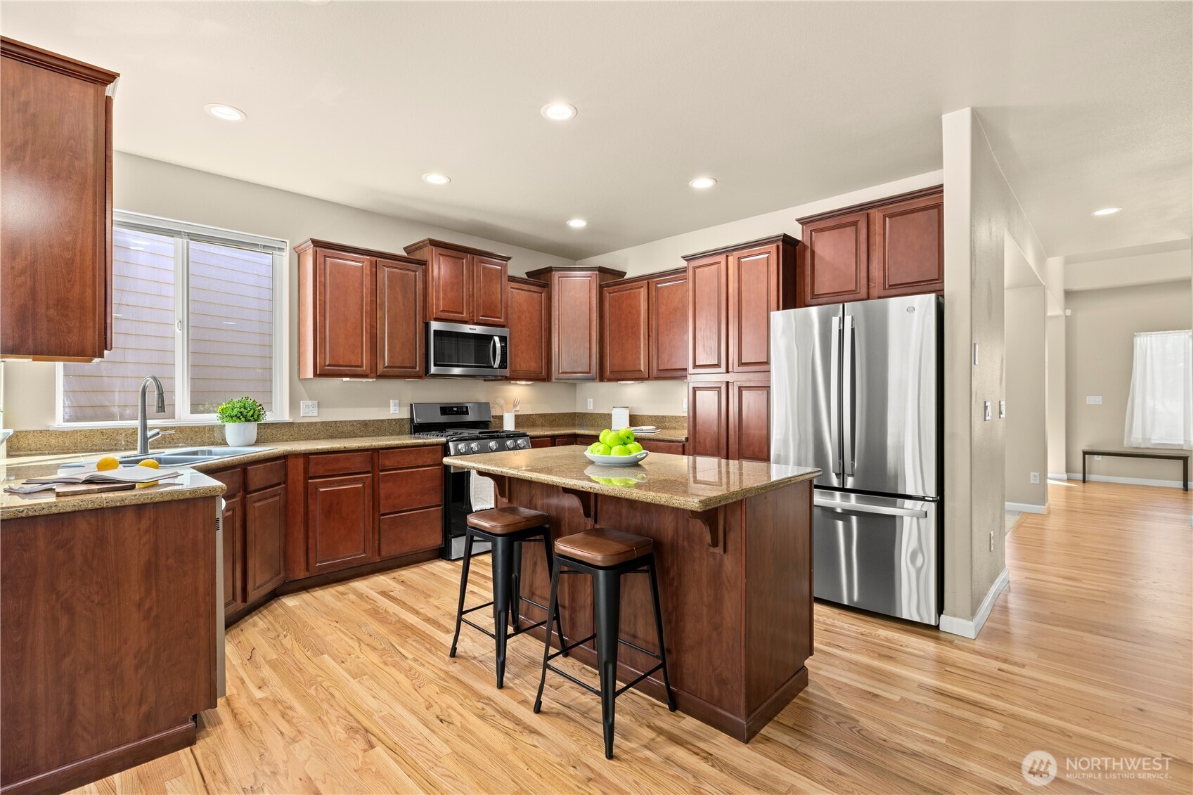 2519 Chateau Drive Property Photo 3