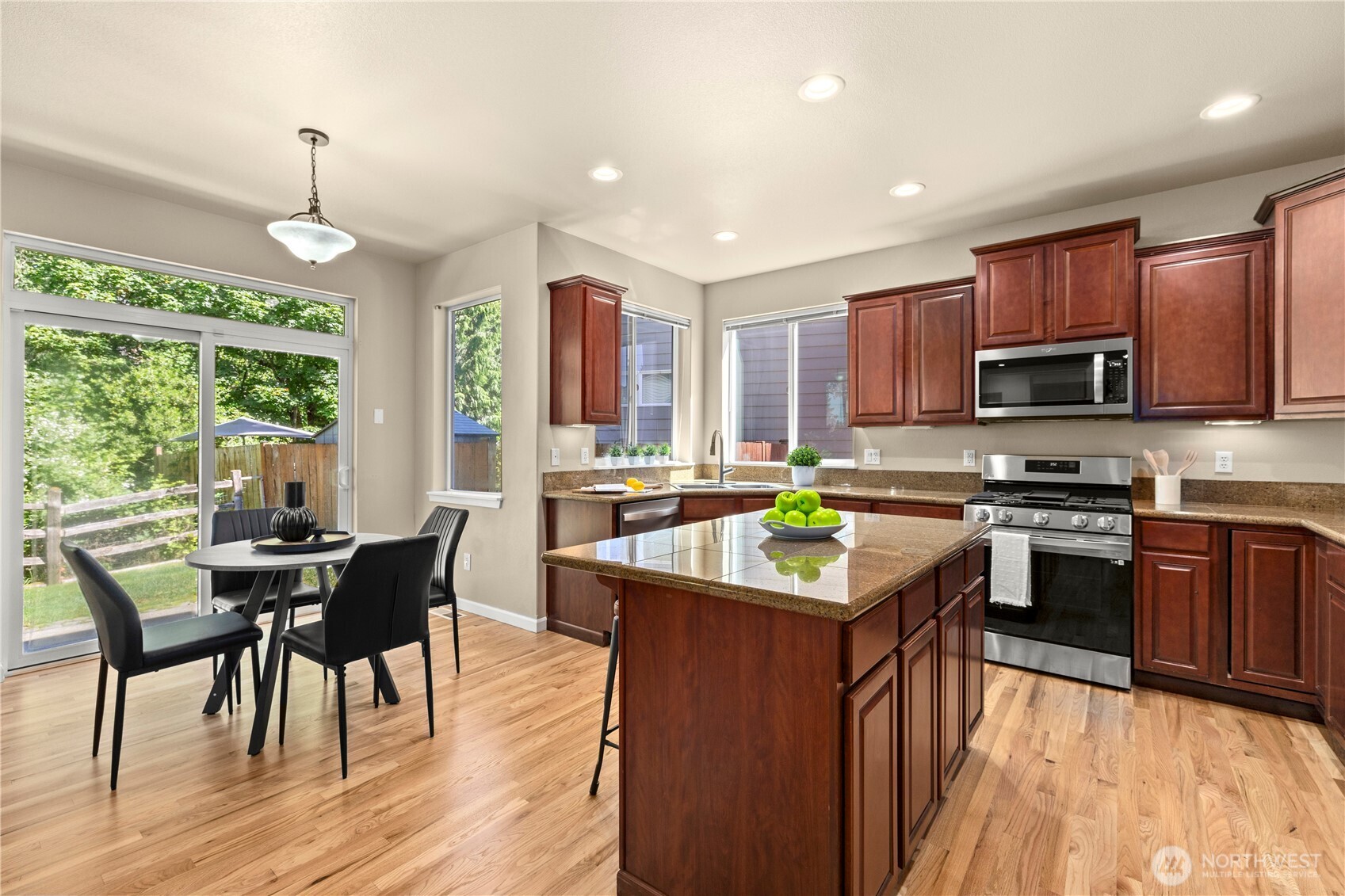 2519 Chateau Drive Property Photo 12