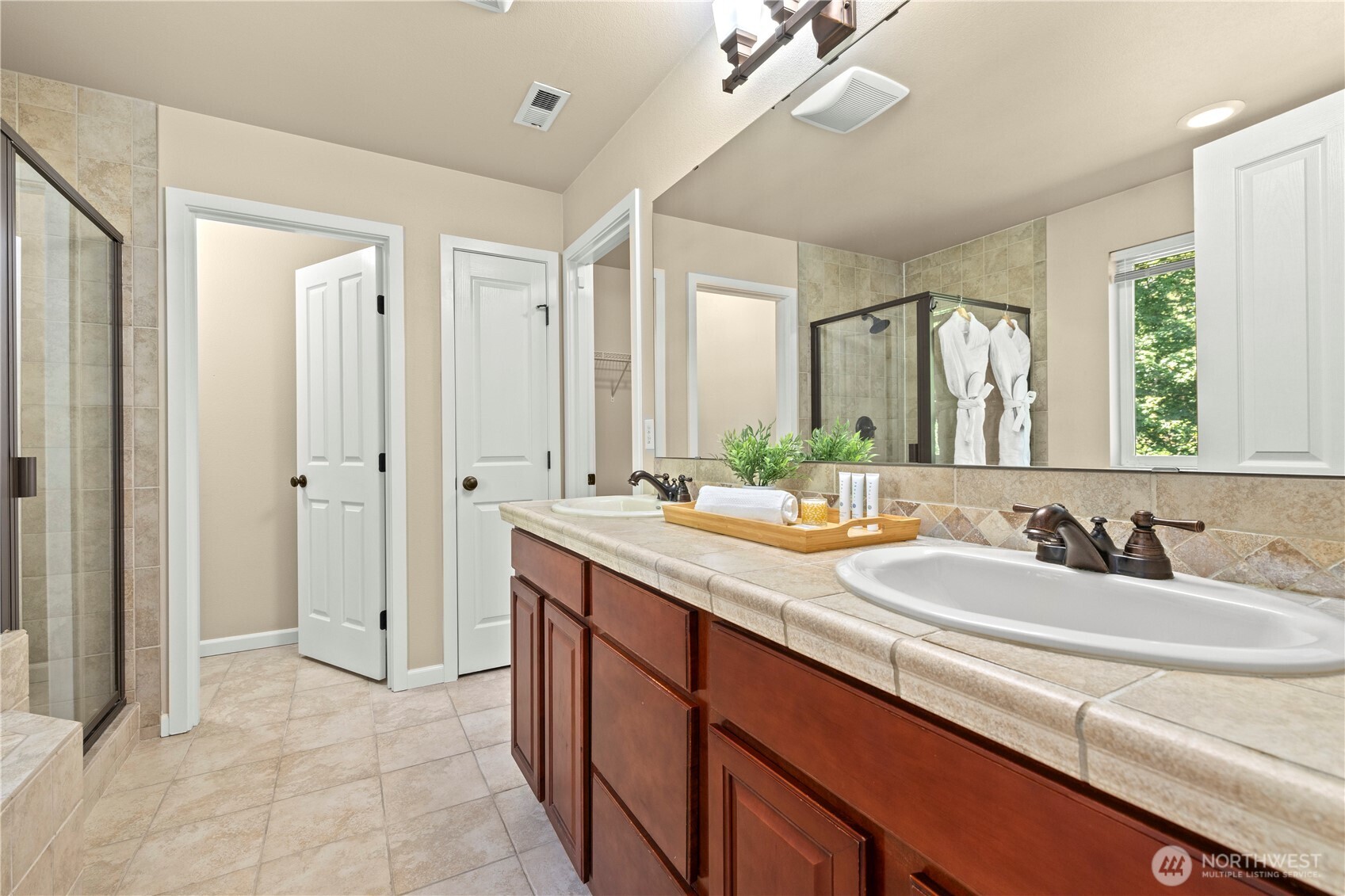 2519 Chateau Drive Property Photo 20