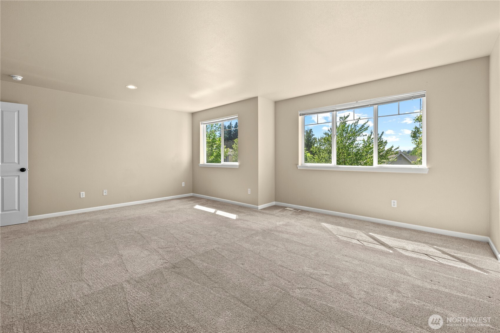 2519 Chateau Drive Property Photo 26