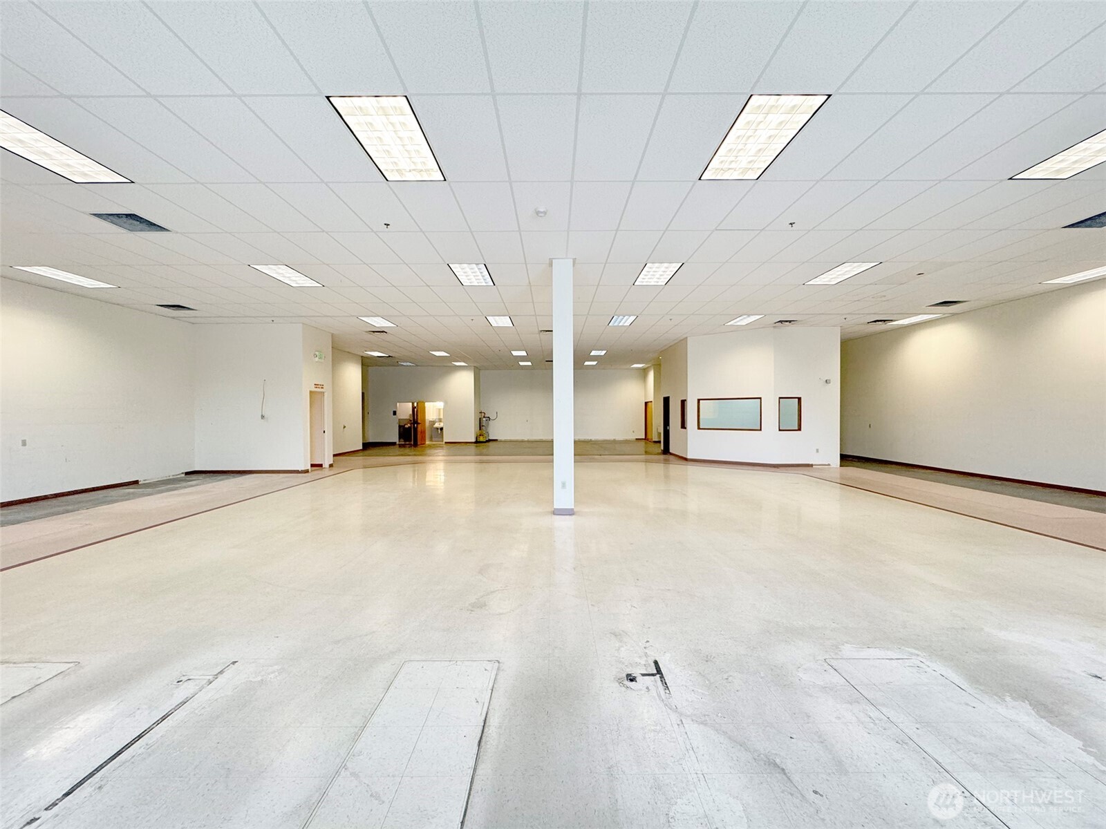 1400 W Washington Street 105 Property Photo 4