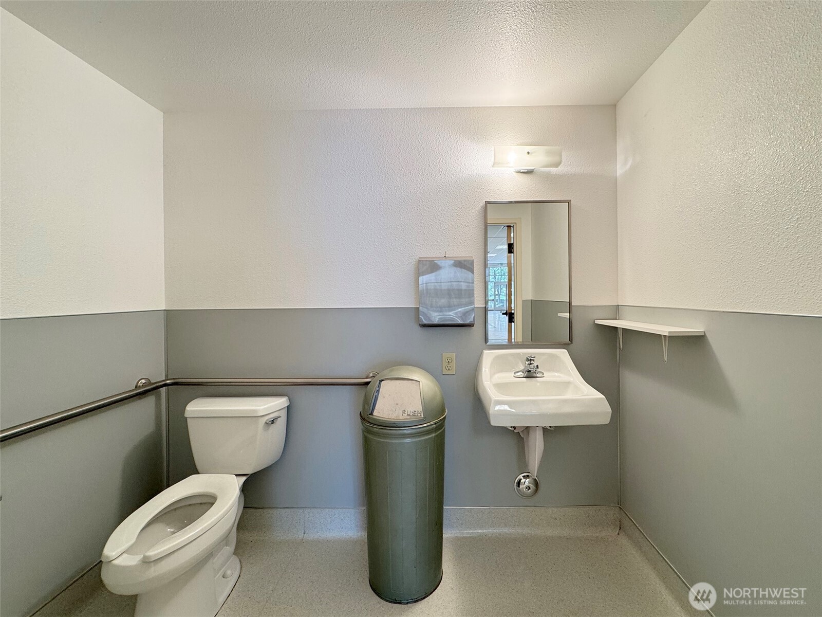 1400 W Washington Street 105 Property Photo 24