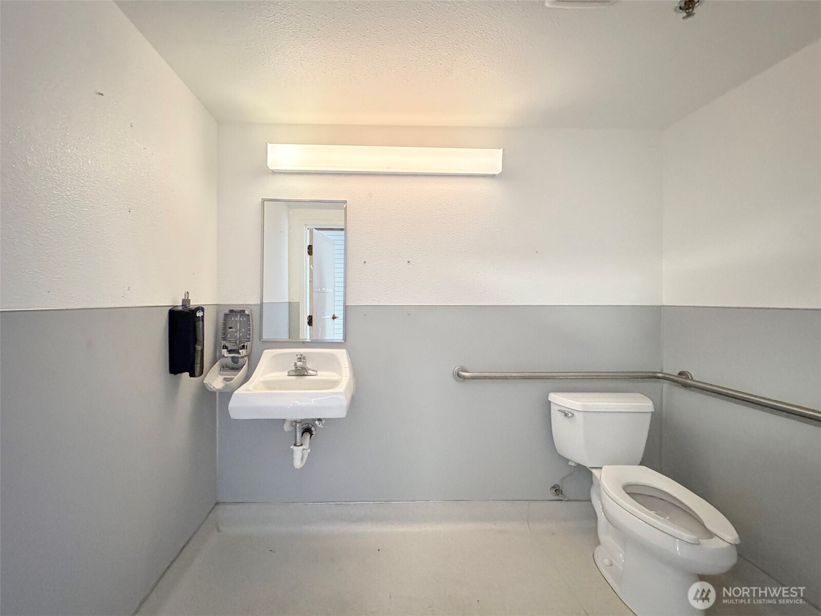 1400 W Washington Street 107 Property Photo 11