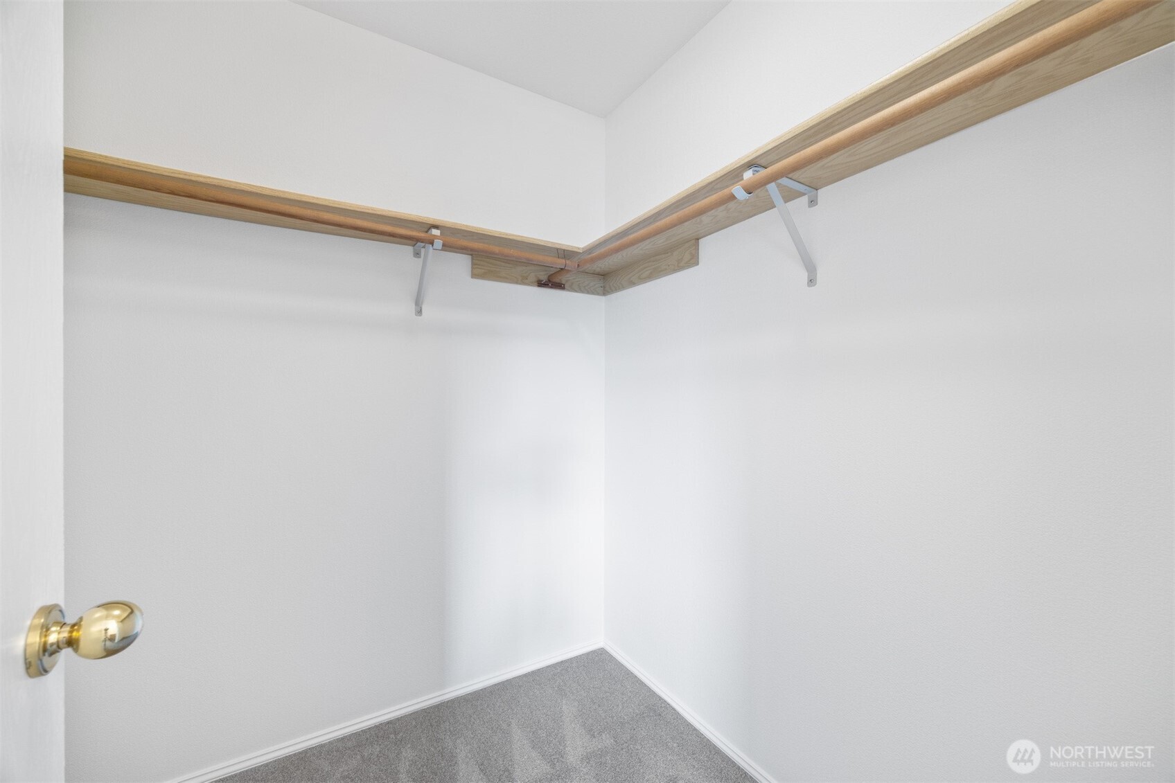 805 Cultus Mountain Drive Property Photo 16
