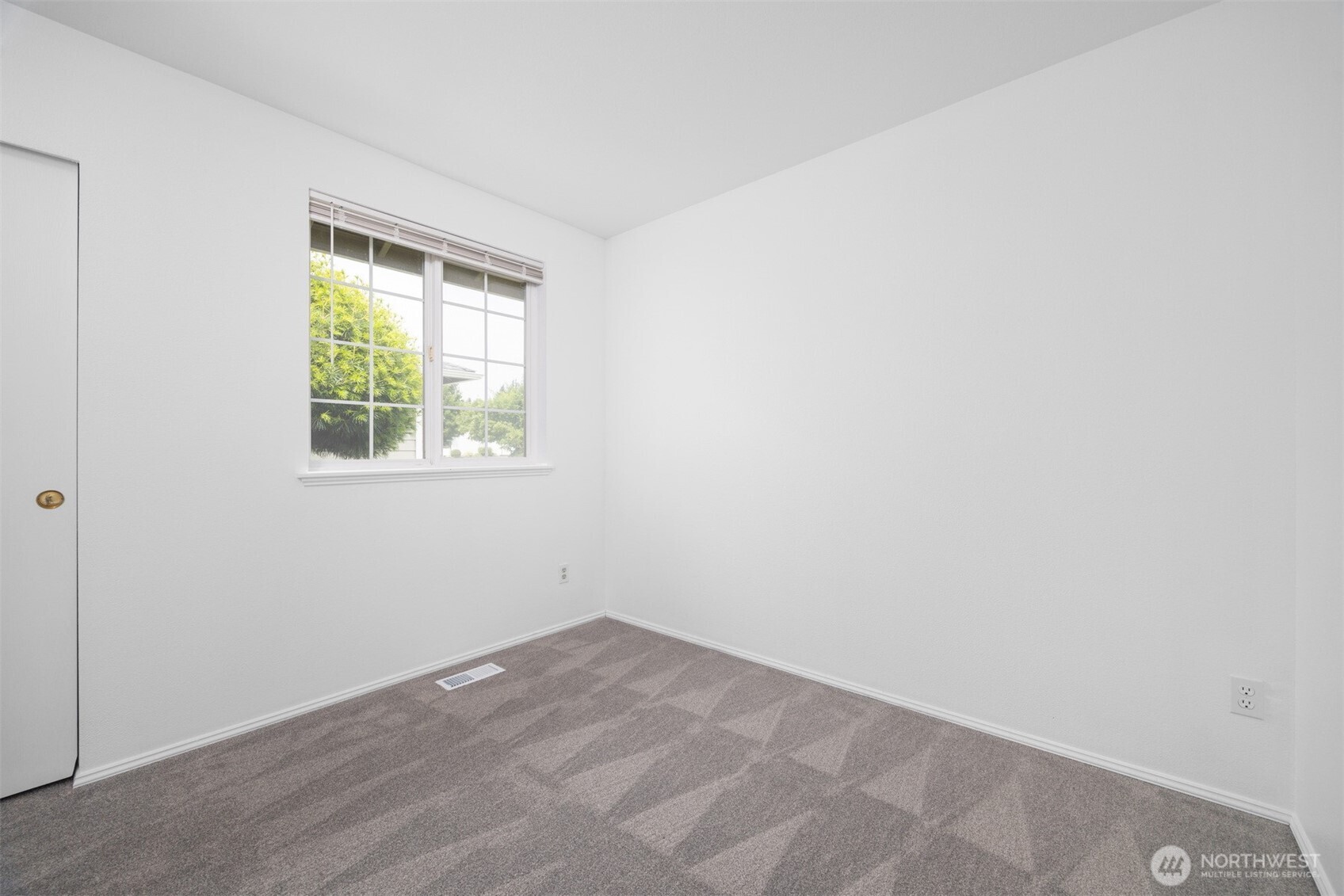 805 Cultus Mountain Drive Property Photo 20