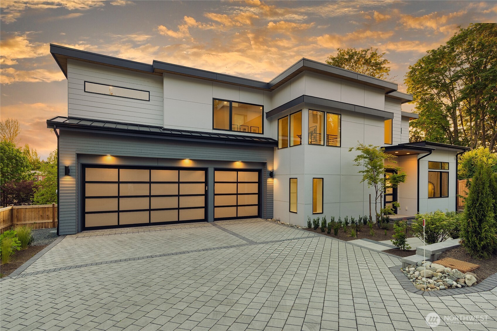 10204 NE 43rd Street