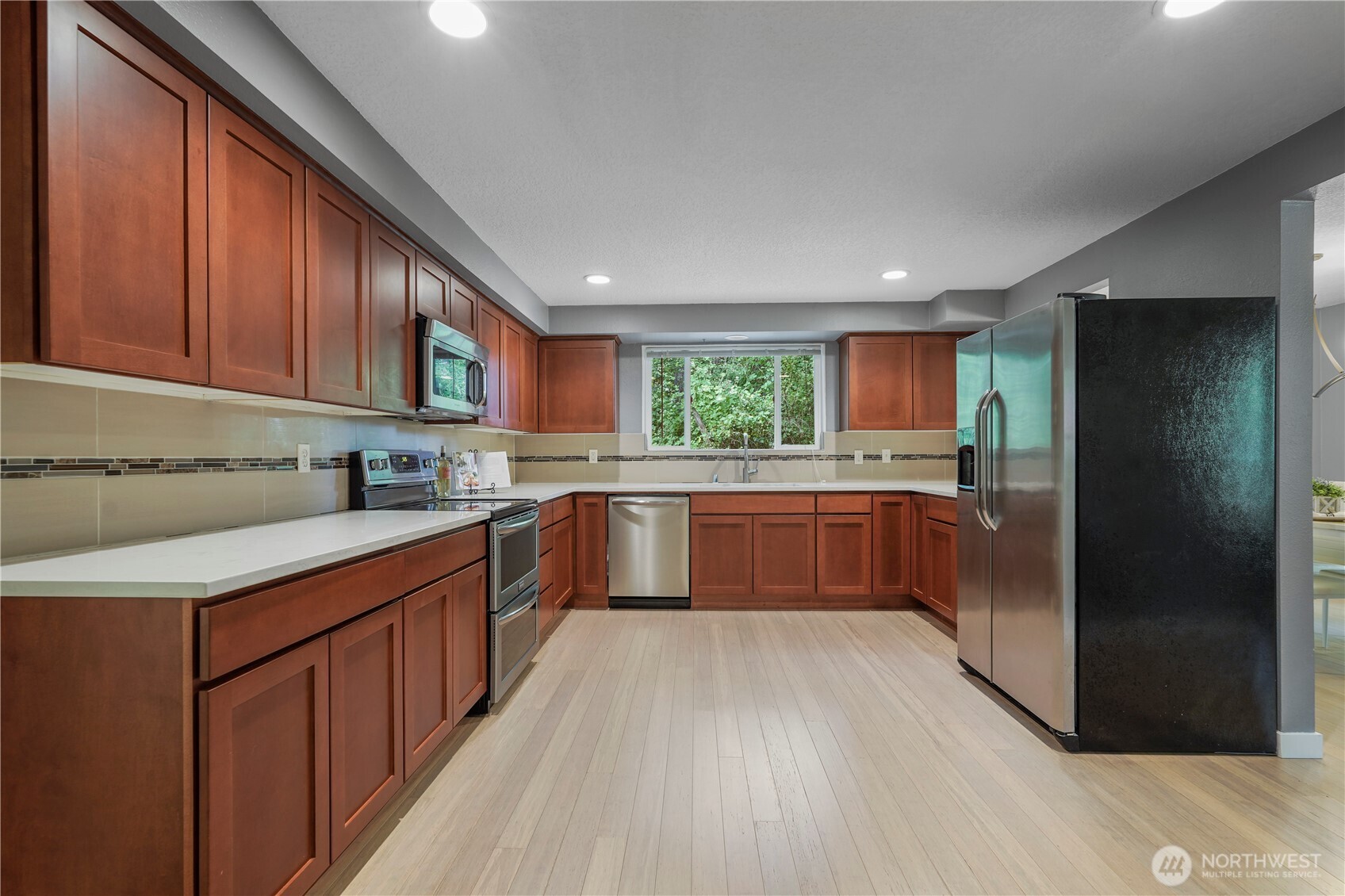 13719 Pinehurst Lane Property Photo 11