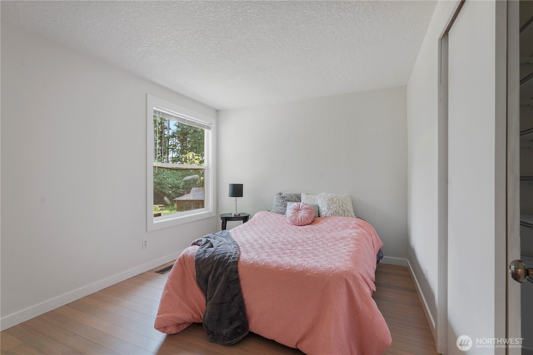 13719 Pinehurst Lane Property Photo 19