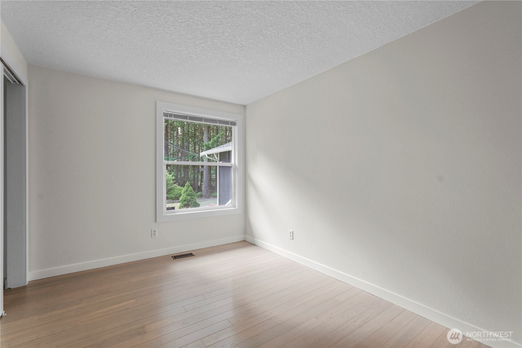 13719 Pinehurst Lane Property Photo 20