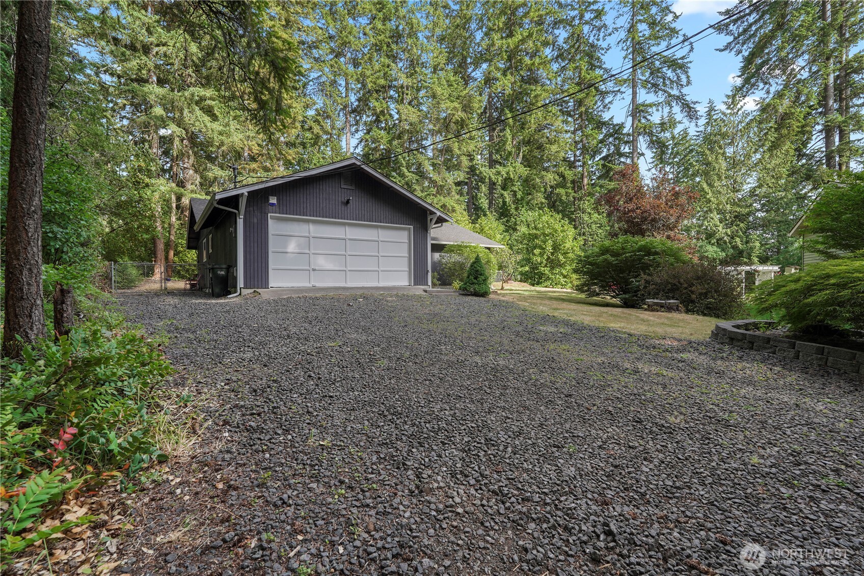 13719 Pinehurst Lane Property Photo 26