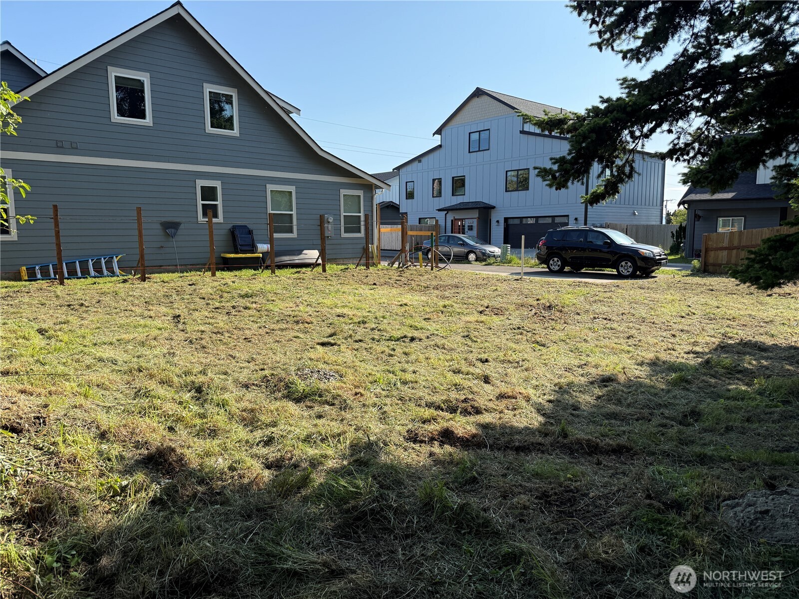 607 E Illinois Street Property Photo 5