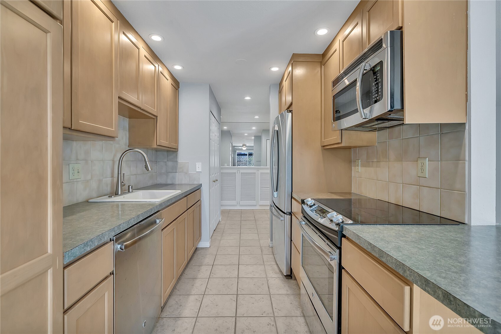 762 Hayes Street 17 Property Photo 5