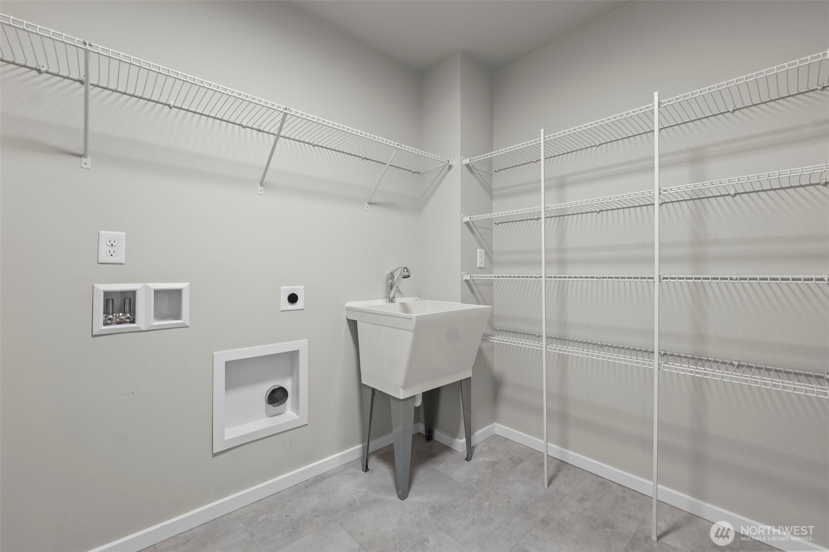4828 Amherst Way Property Photo 30