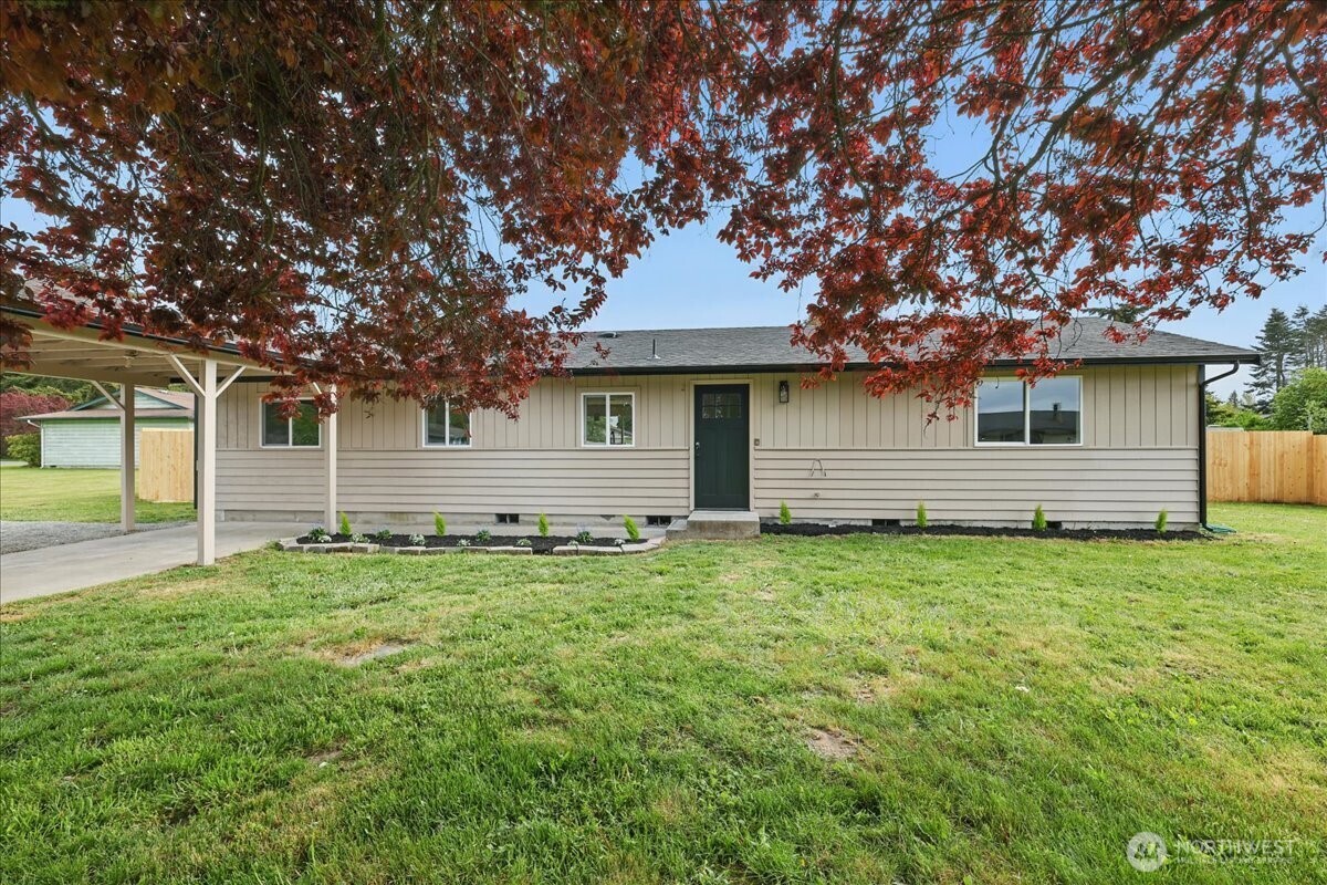 40 E Robert Place Property Photo 1