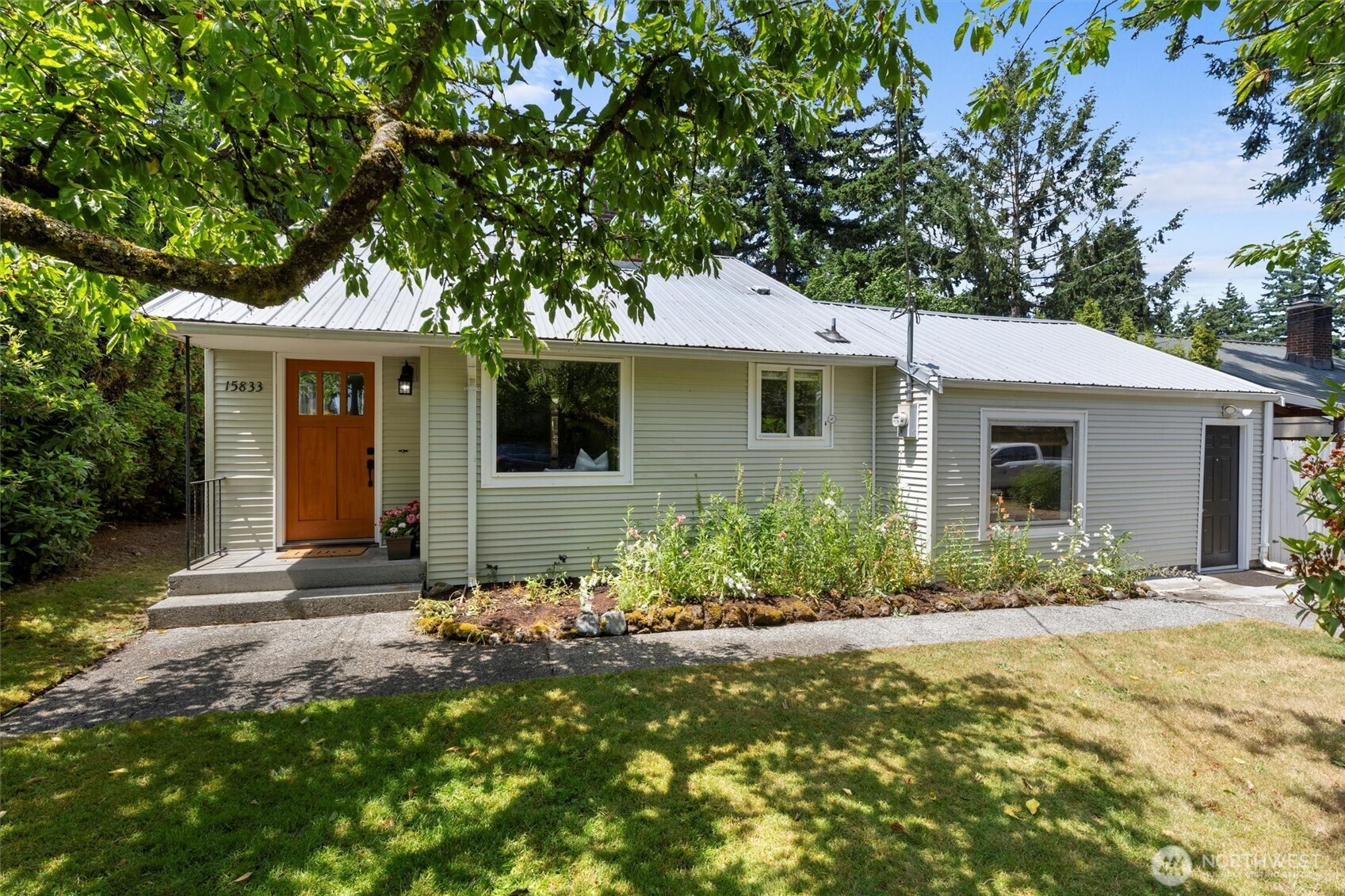15833 7th Avenue Property Photo 1