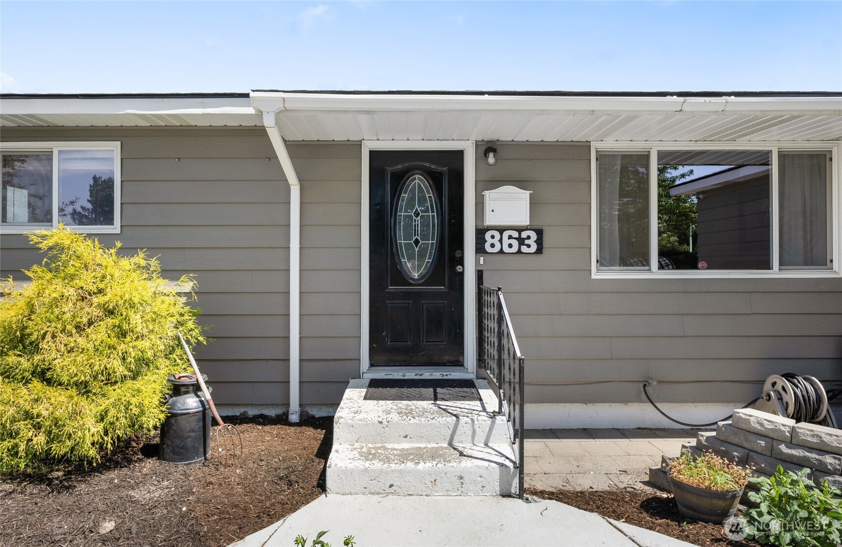 863 N Vista Drive Property Photo 6