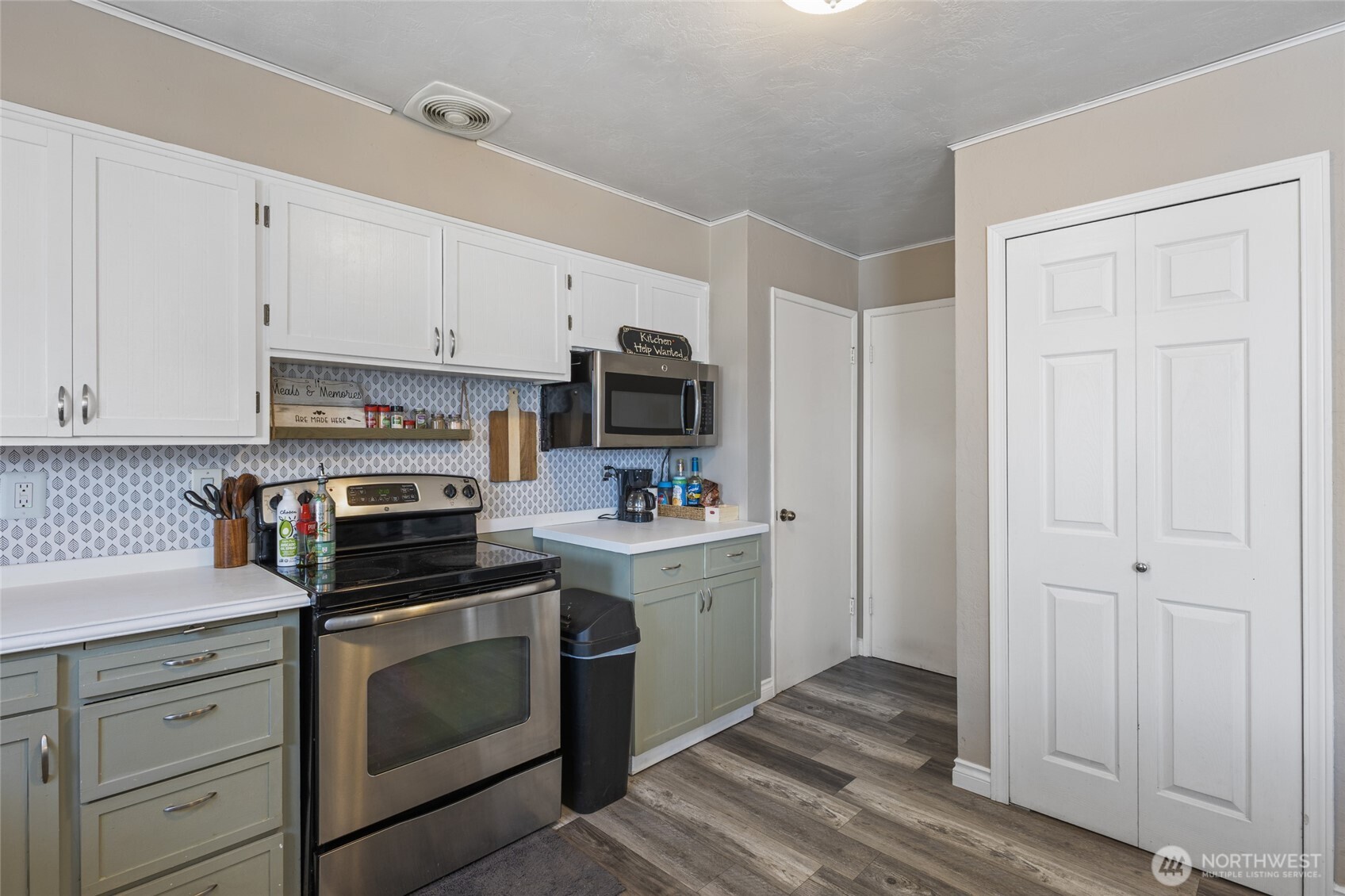 863 N Vista Drive Property Photo 14