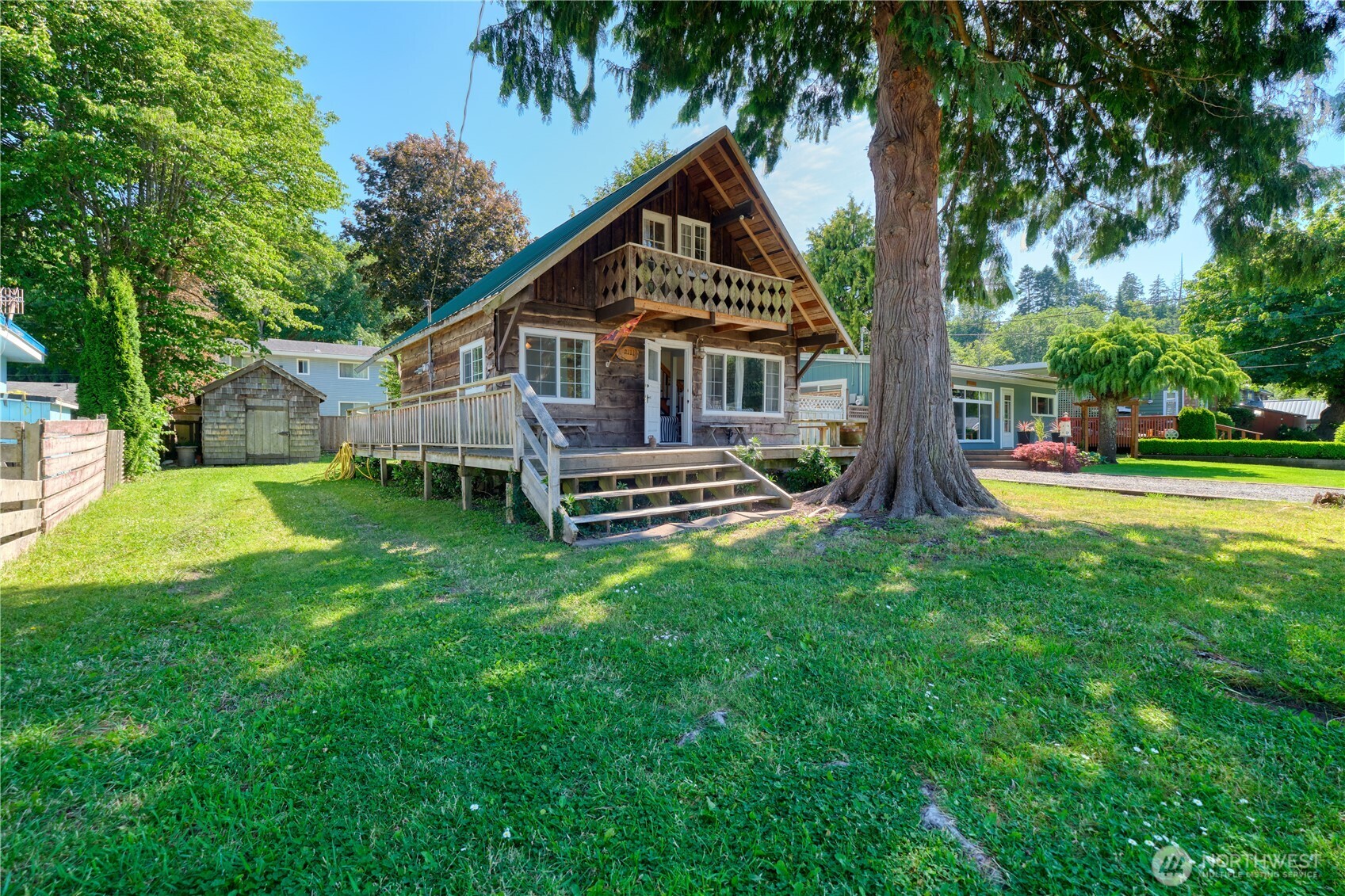 2111 Maple Street Property Photo 1