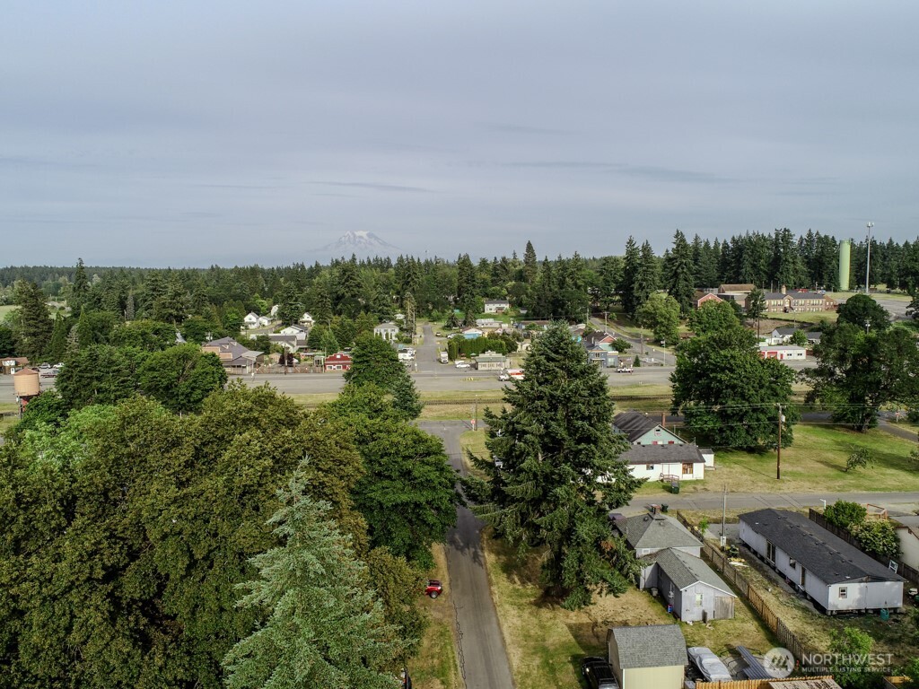312 2nd Street Property Photo 10