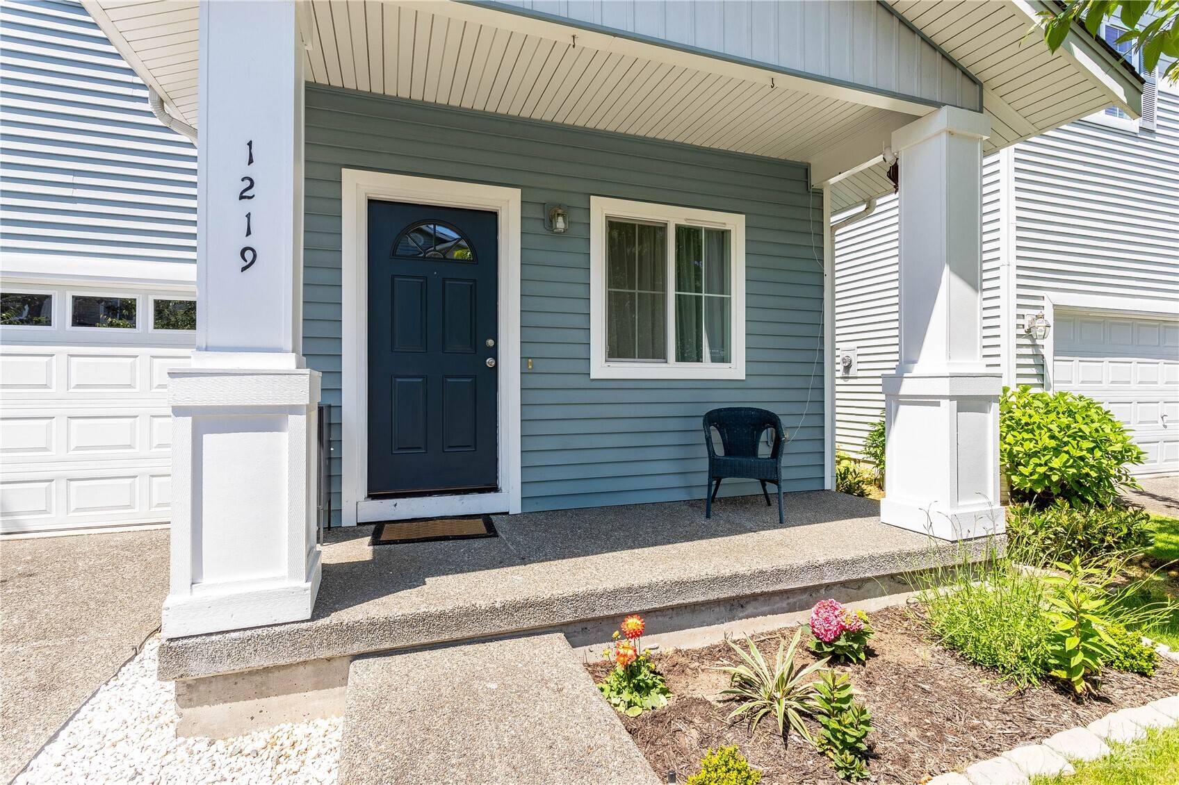 1219 142nd Street Property Photo 2