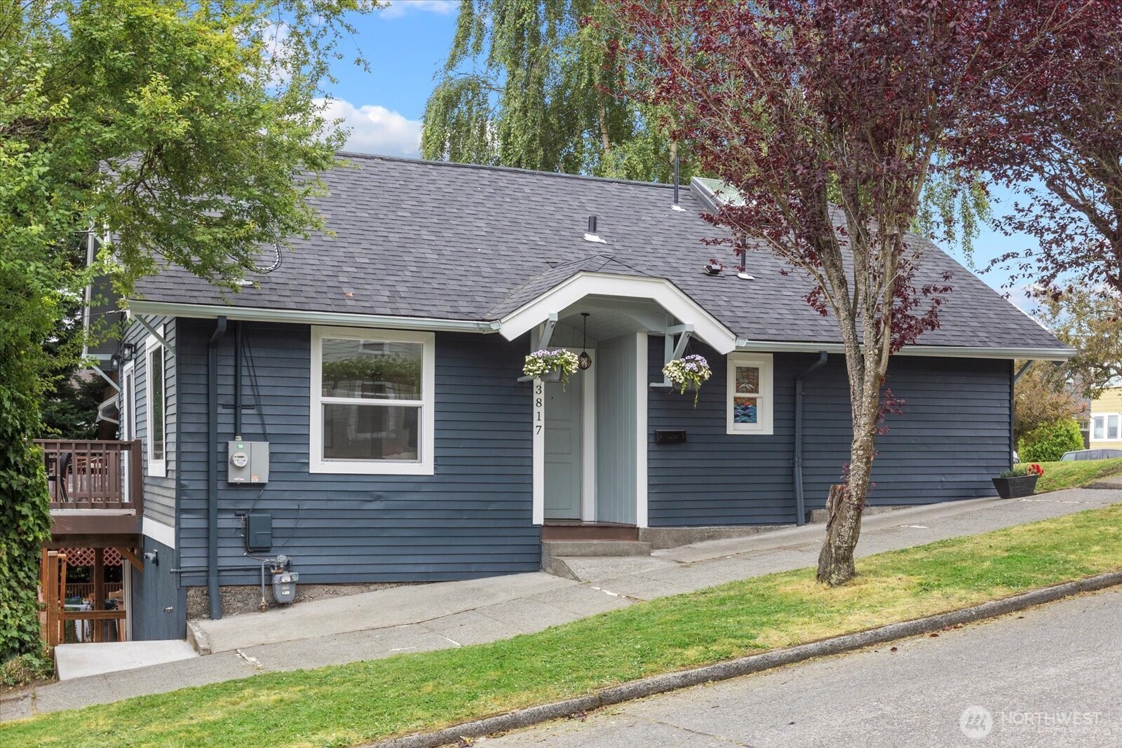 3817 Sw Dakota Street Property Photo