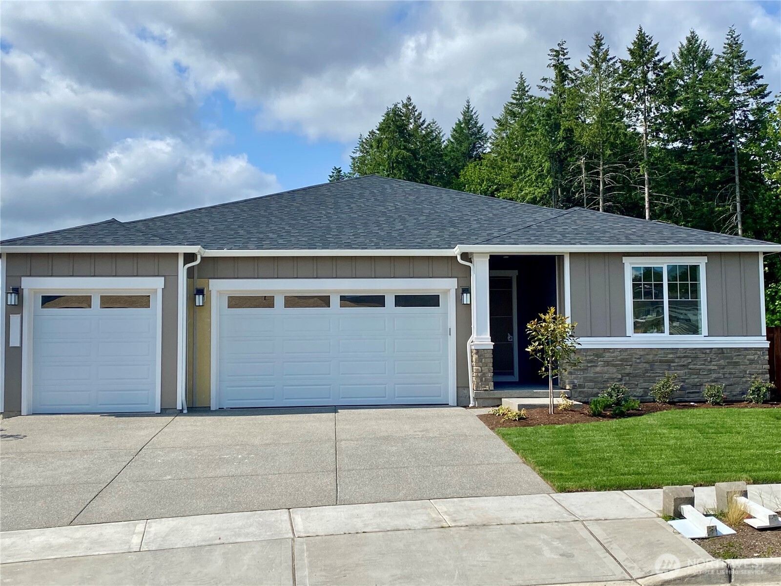 2602 Acer Loop Property Photo 1