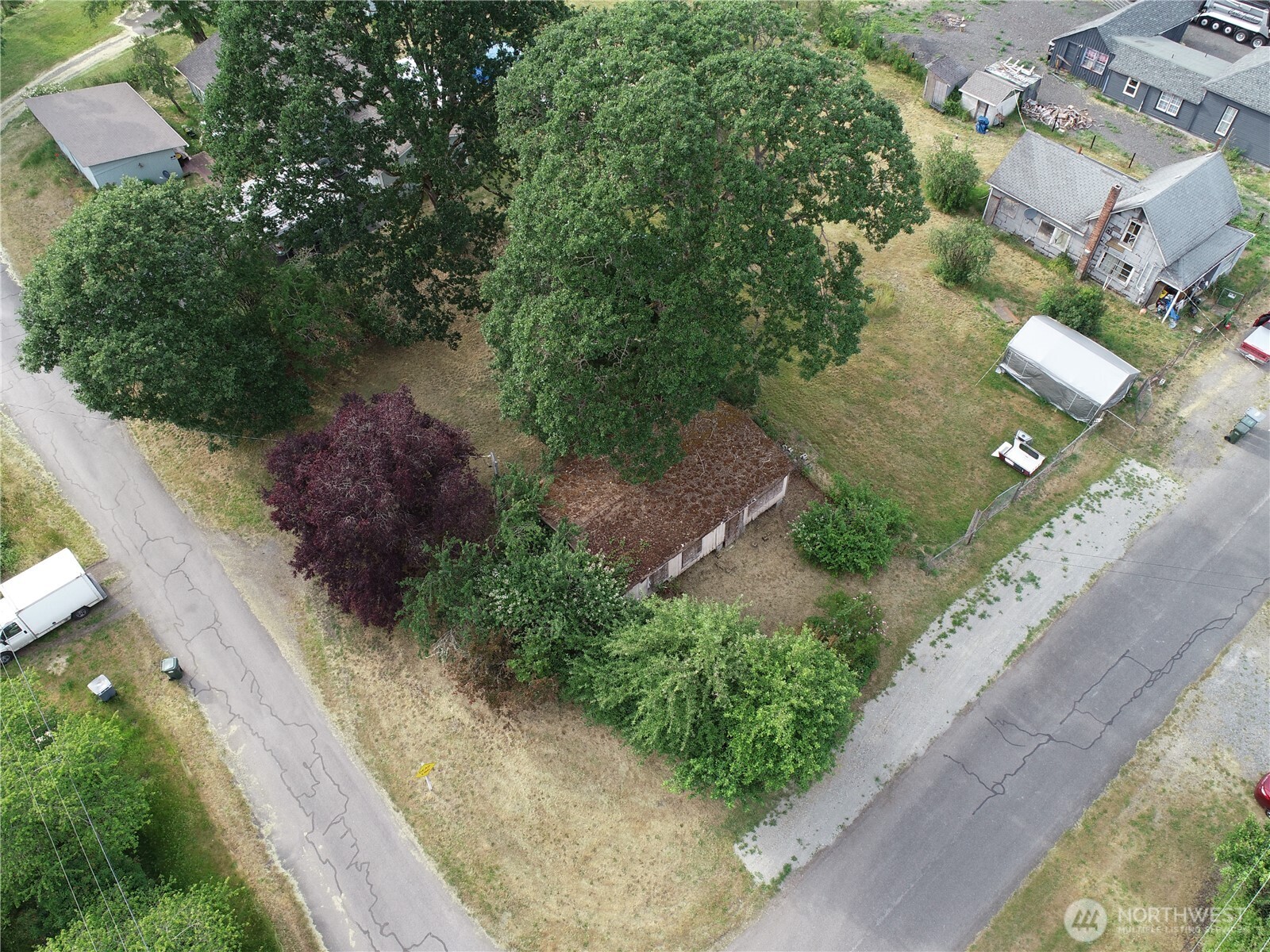 312 2nd Street Property Photo 2