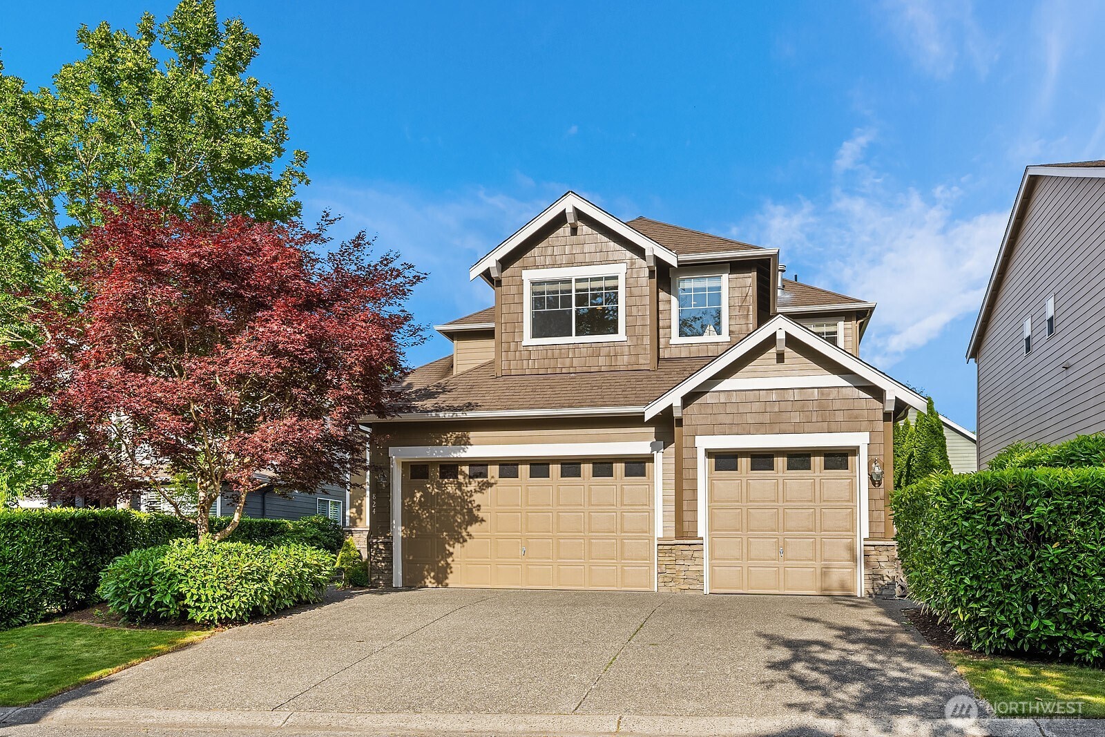824 272nd Place Property Photo 1
