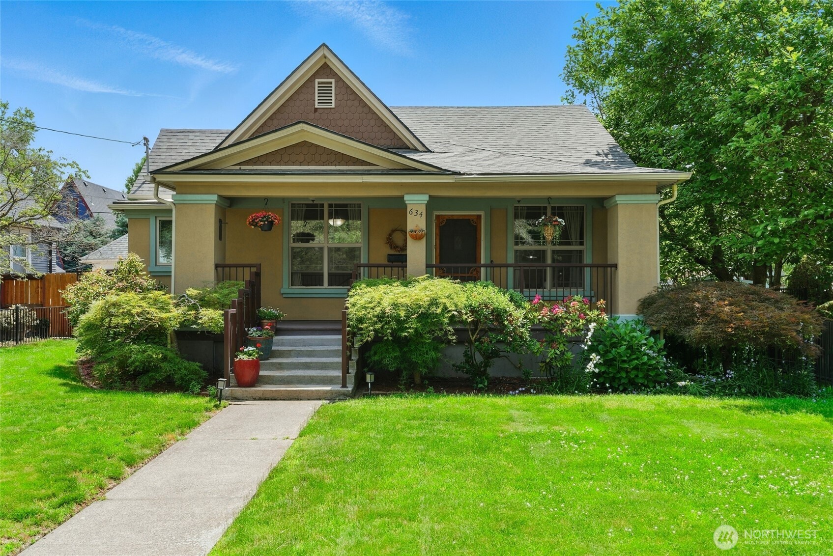 634 University Street Property Photo 1