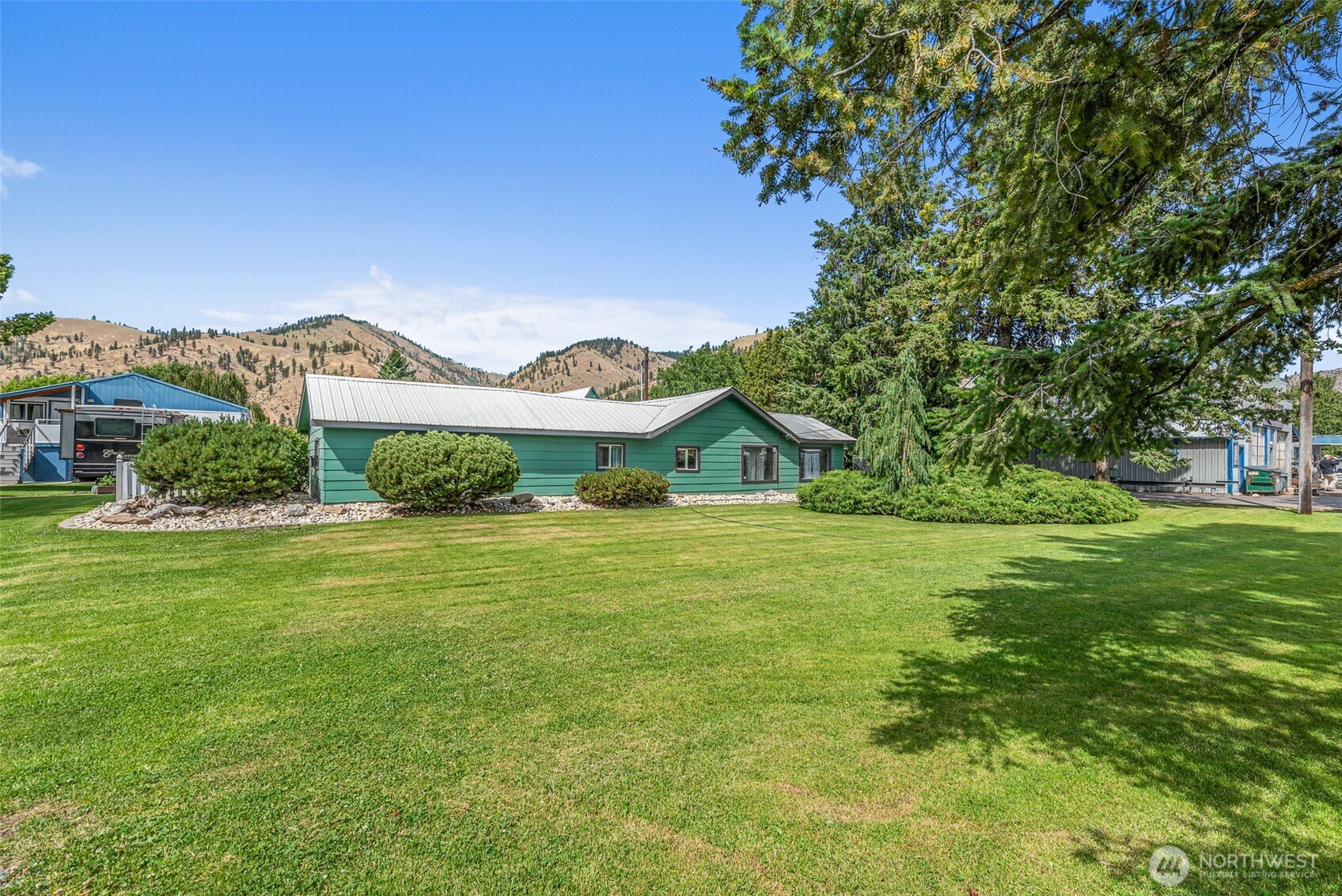 5862 Sunset Highway Property Photo 1