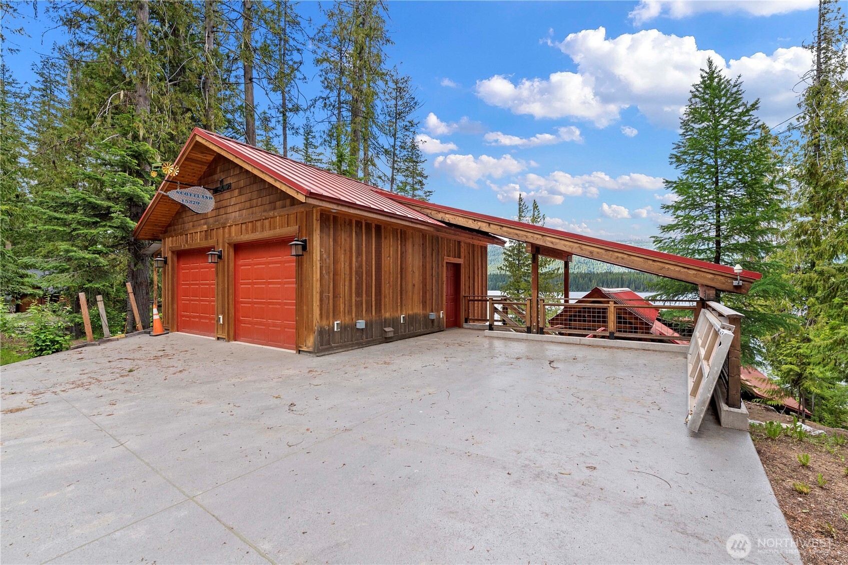 15320 Cedar Brae Property Photo 6