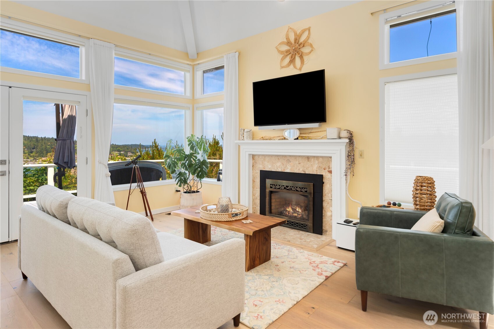 95 Martingale Place Property Photo 11