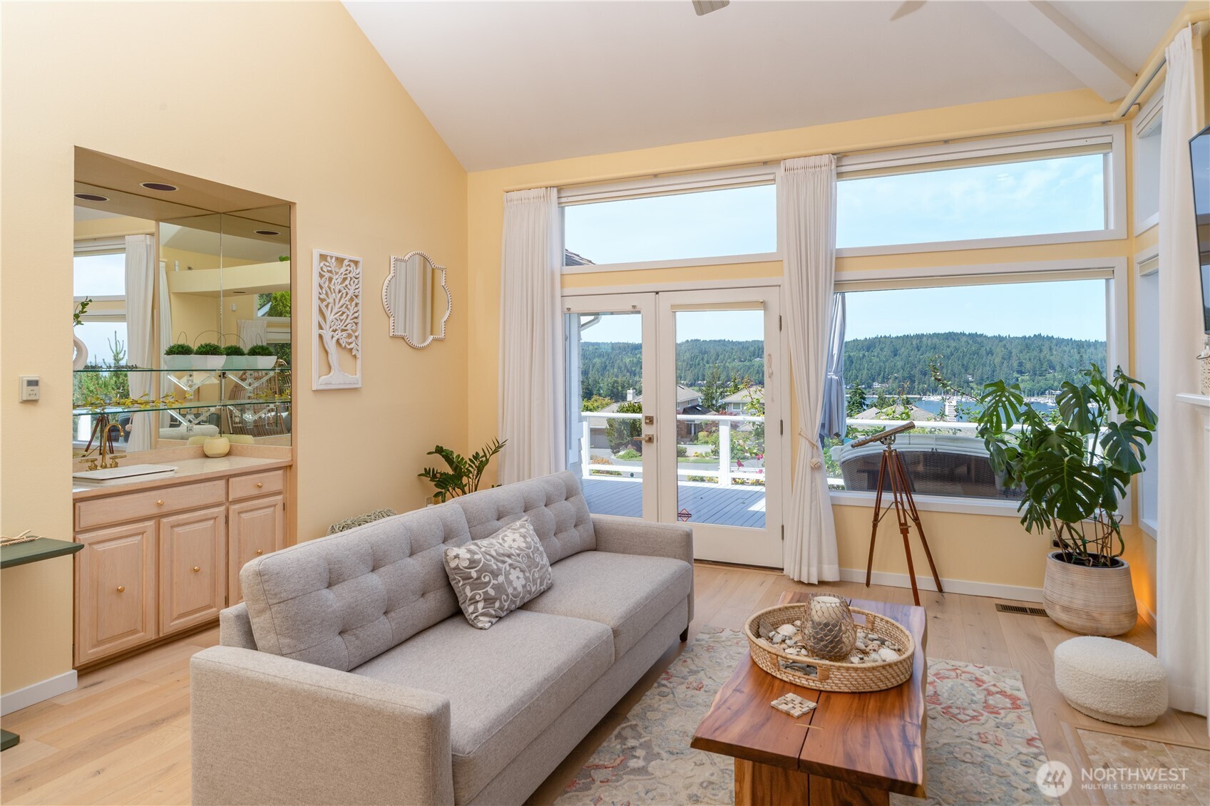 95 Martingale Place Property Photo 13