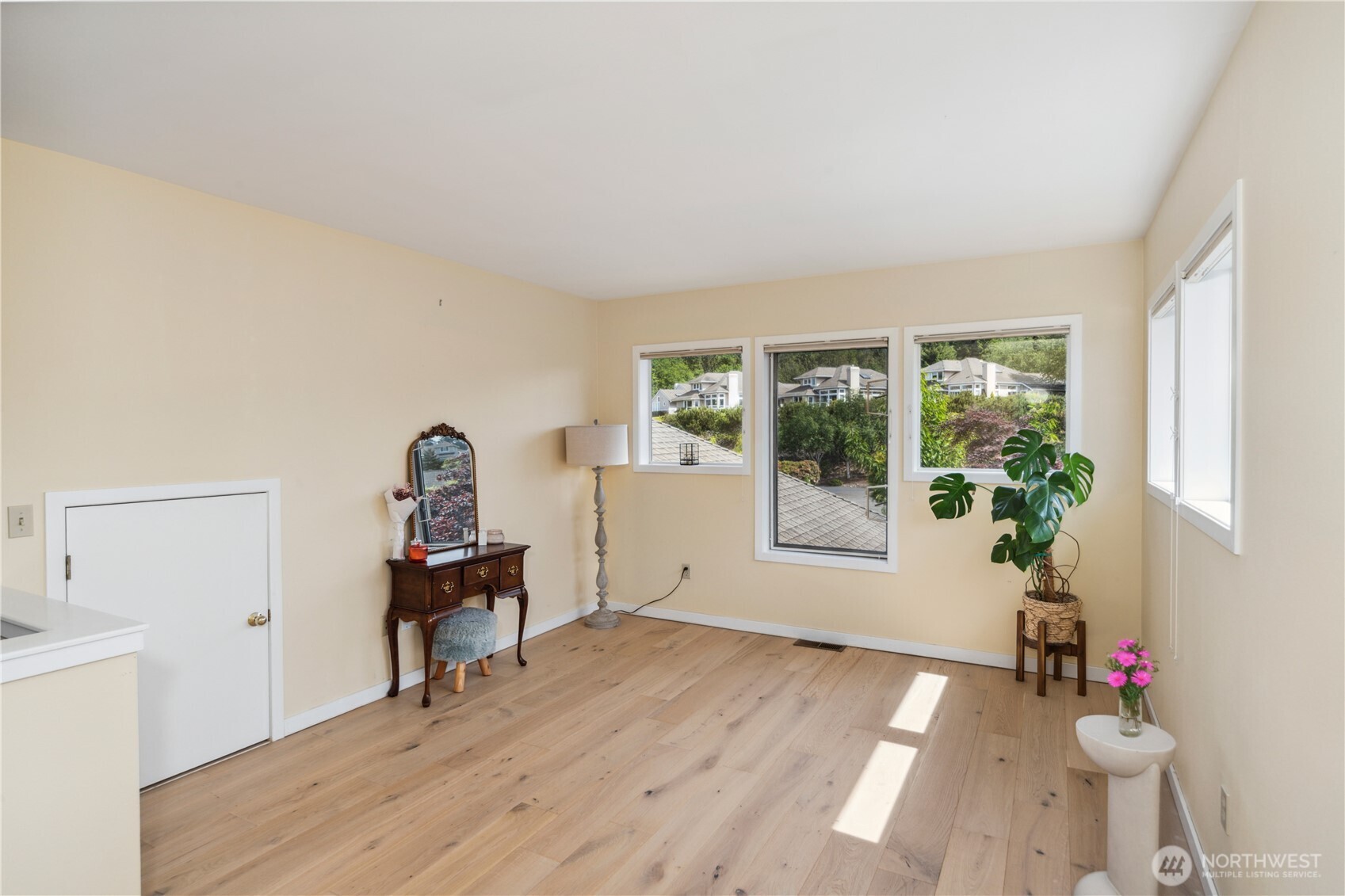 95 Martingale Place Property Photo 33