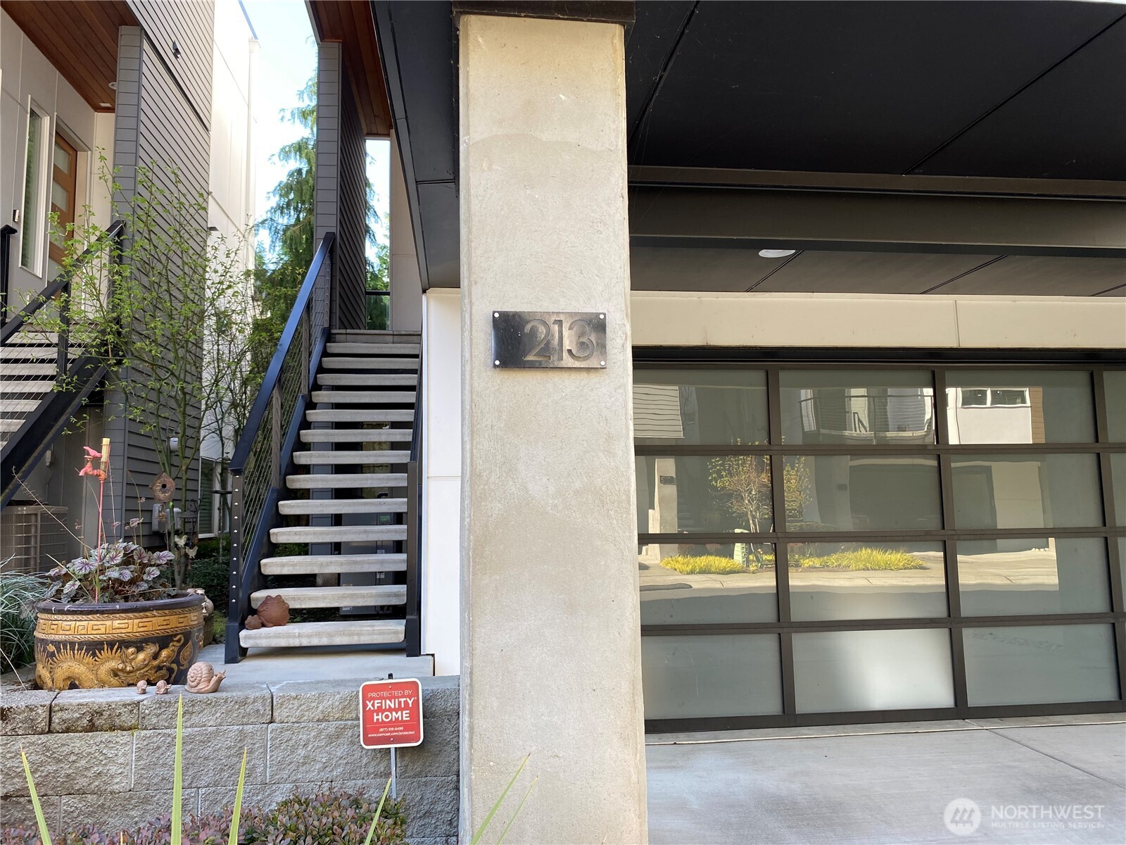 213 4th Court Property Photo 2