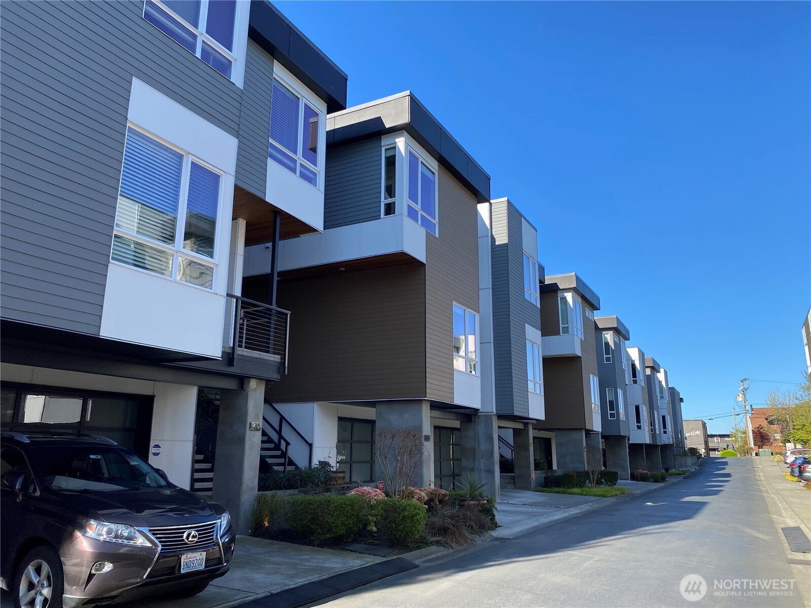 213 4th Court Property Photo 6