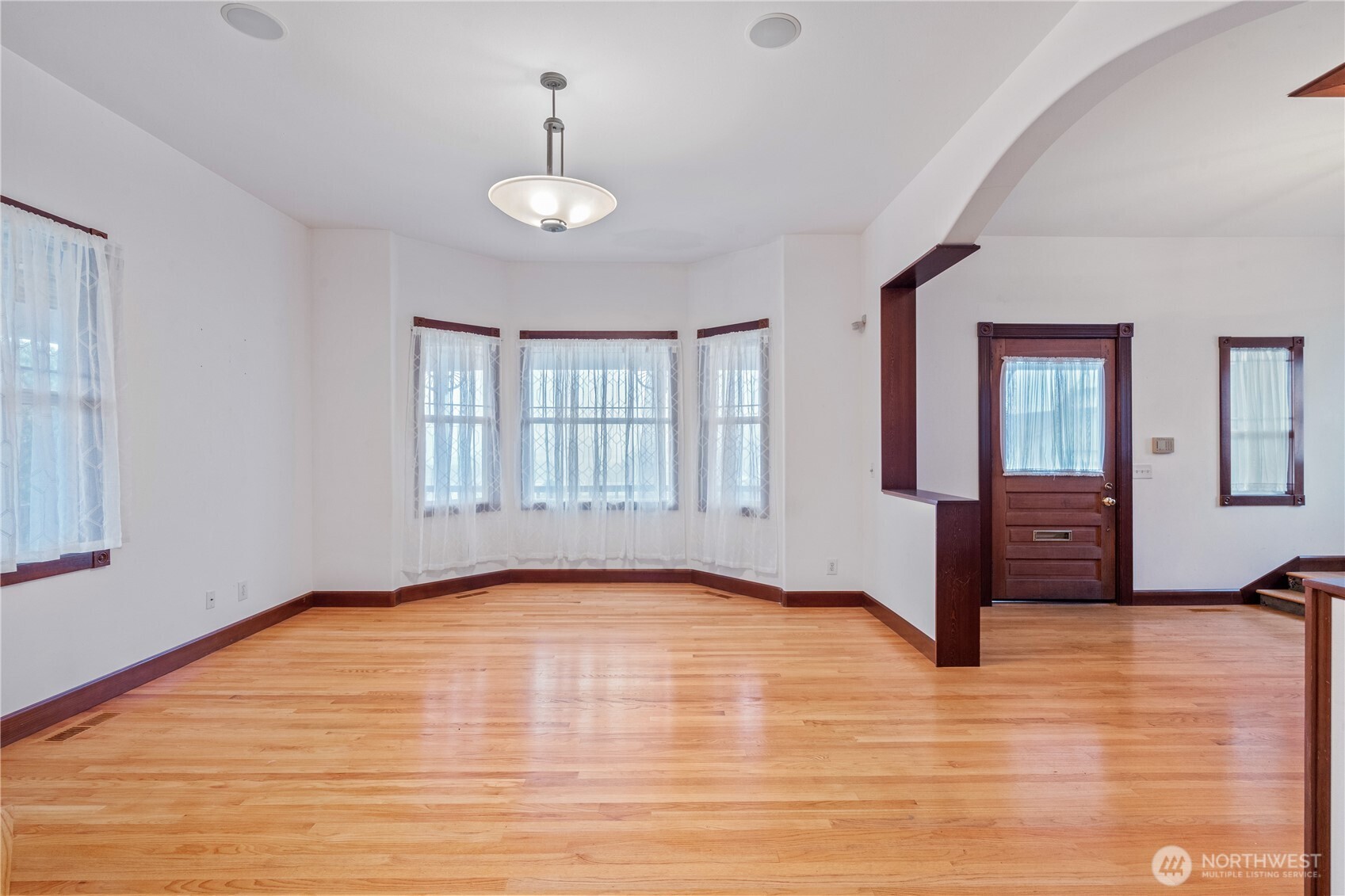 404 W Marcy Avenue Property Photo 8