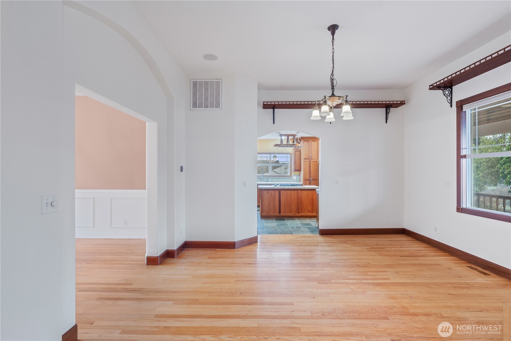 404 W Marcy Avenue Property Photo 10