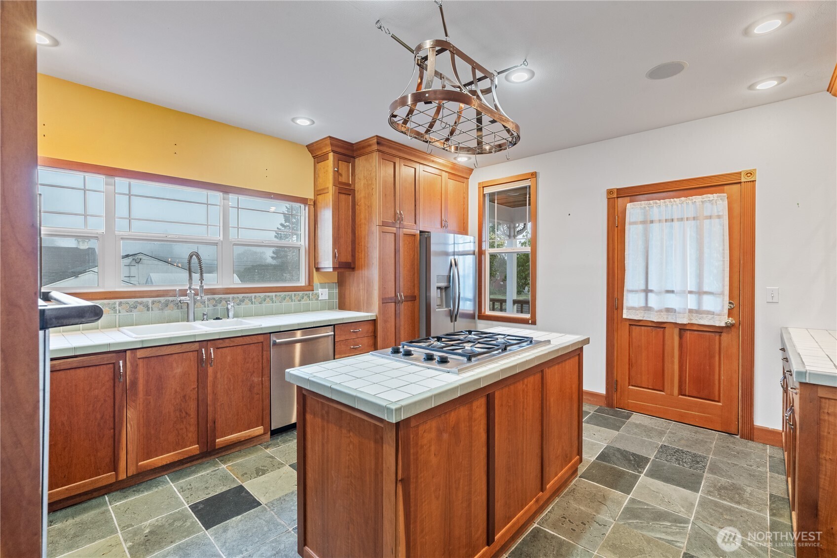 404 W Marcy Avenue Property Photo 14